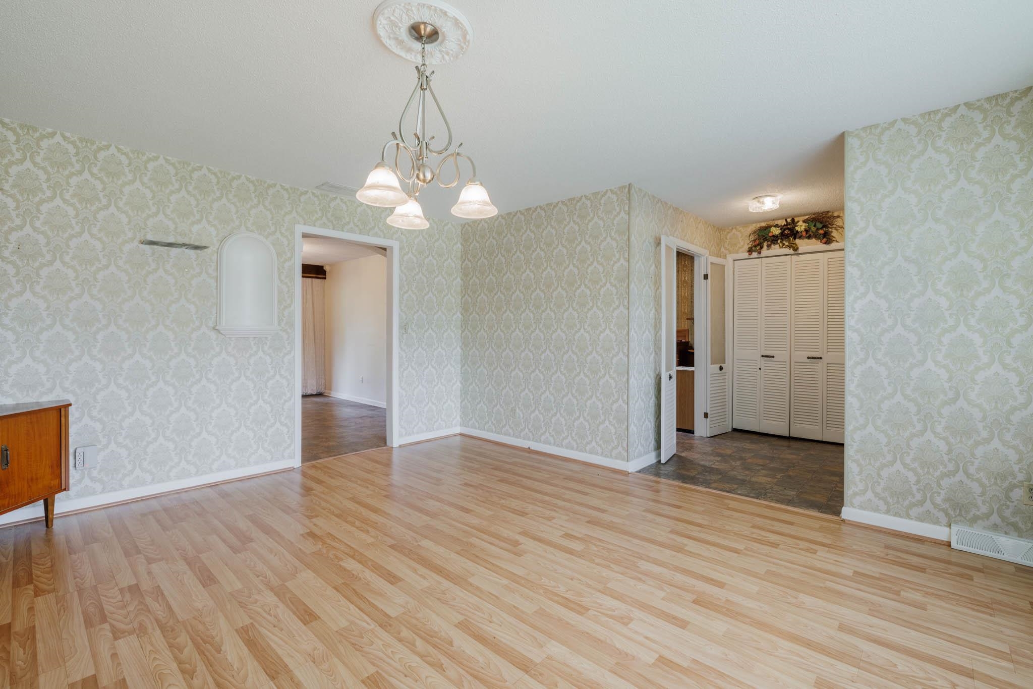 820 Parkway Drive South, Owensboro, Kentucky 42303, 2 Bedrooms Bedrooms, ,2 BathroomsBathrooms,Single Family Residence,For Sale,Parkway Drive South,90300