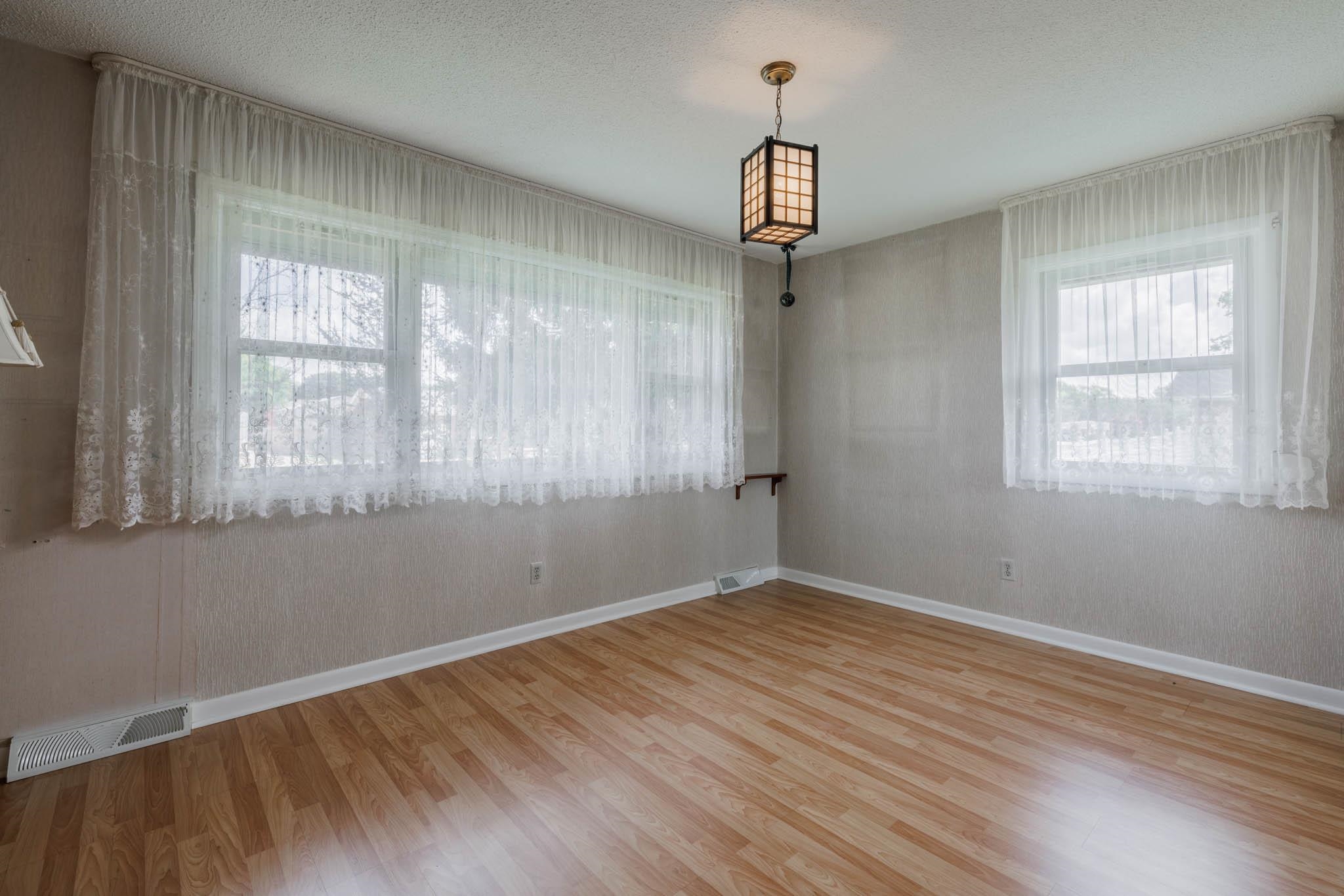 820 Parkway Drive South, Owensboro, Kentucky 42303, 2 Bedrooms Bedrooms, ,2 BathroomsBathrooms,Single Family Residence,For Sale,Parkway Drive South,90300