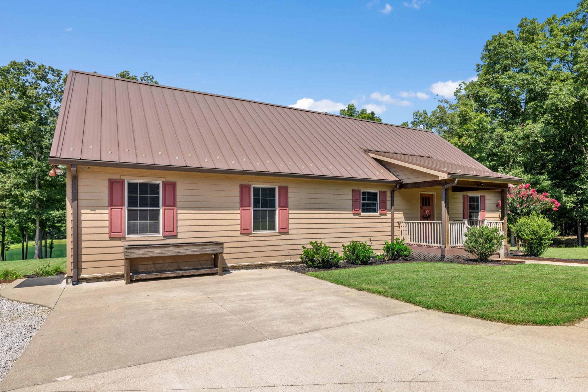 371 Bear Run Ln., Hartford, Kentucky 42347, 3 Bedrooms Bedrooms, ,2 BathroomsBathrooms,Single Family Residence,For Sale,Bear Run Ln.,90305
