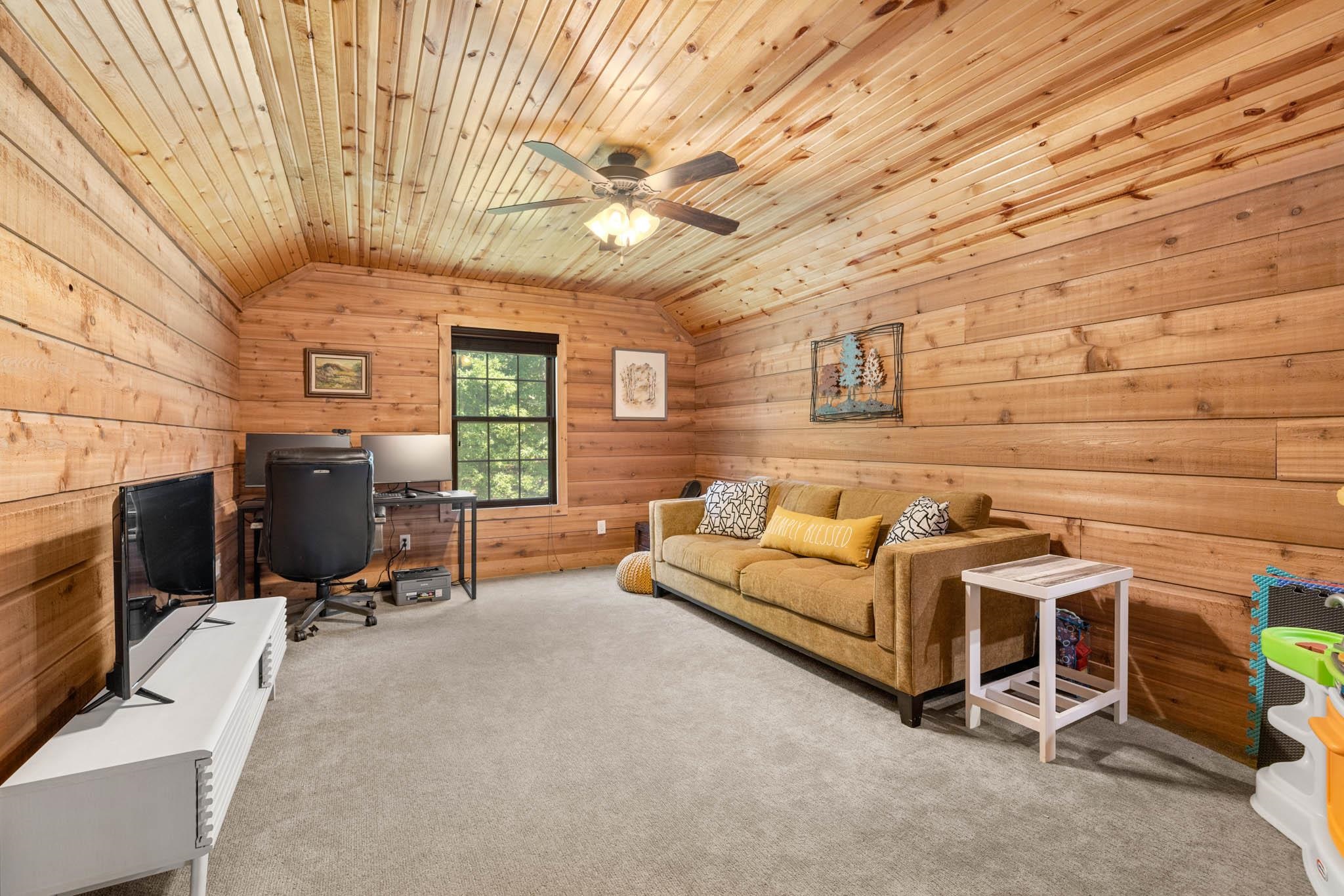 371 Bear Run Ln., Hartford, Kentucky 42347, 3 Bedrooms Bedrooms, ,2 BathroomsBathrooms,Single Family Residence,For Sale,Bear Run Ln.,90305