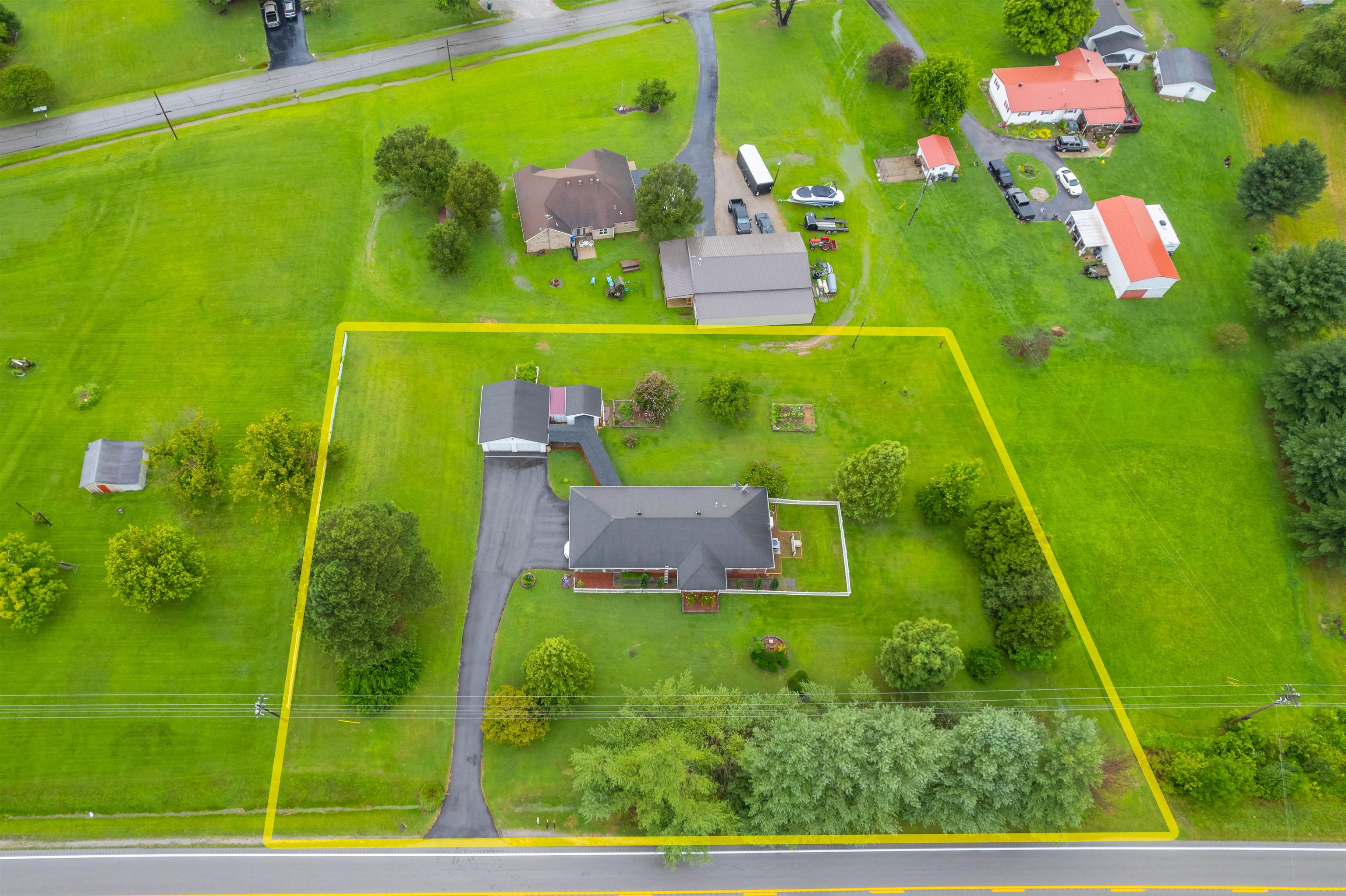 13282 US Hwy 231 N, Utica, Kentucky 42376, 3 Bedrooms Bedrooms, ,2 BathroomsBathrooms,Single Family Residence,For Sale,US Hwy 231 N,90306