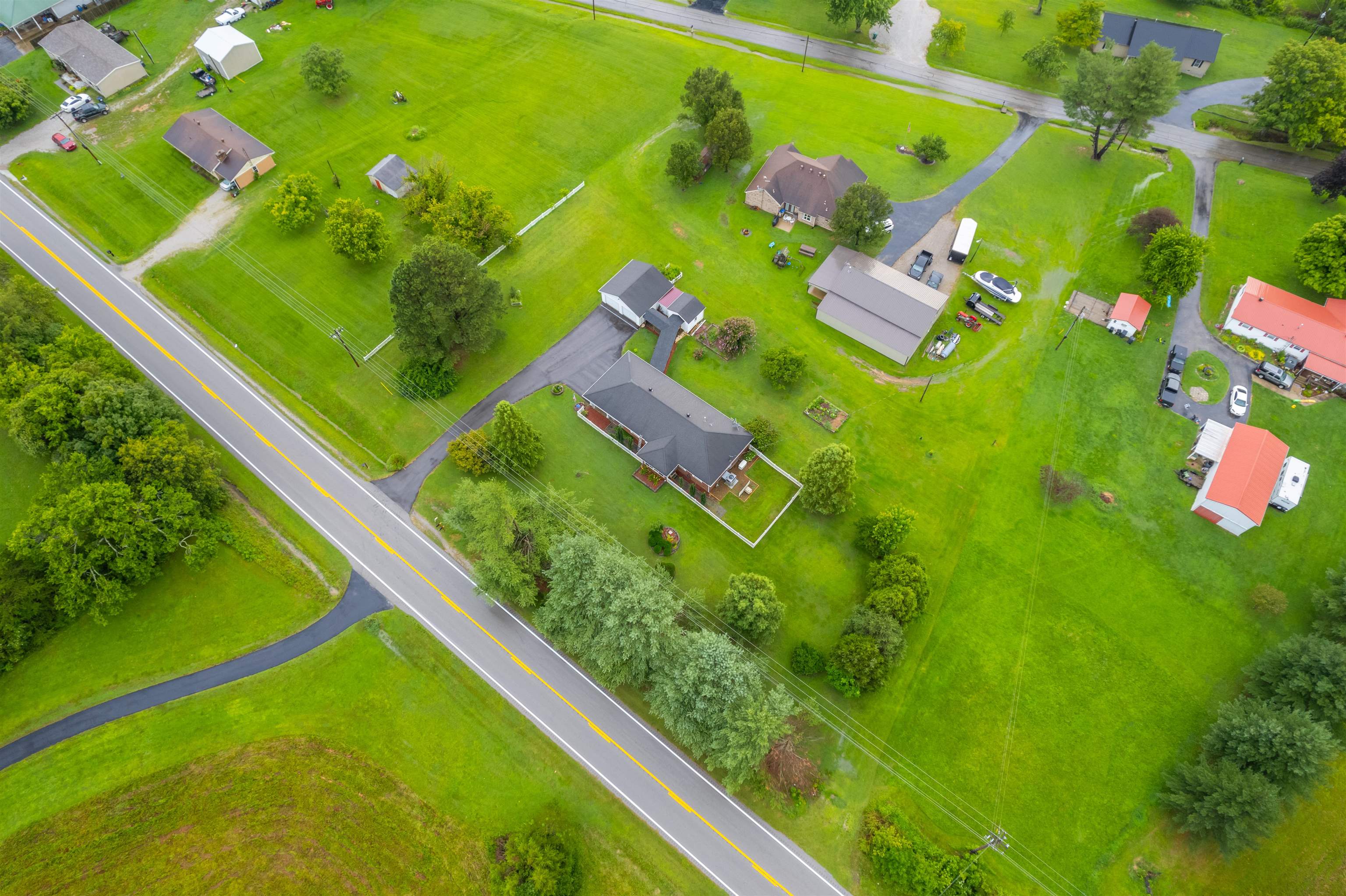 13282 US Hwy 231 N, Utica, Kentucky 42376, 3 Bedrooms Bedrooms, ,2 BathroomsBathrooms,Single Family Residence,For Sale,US Hwy 231 N,90306