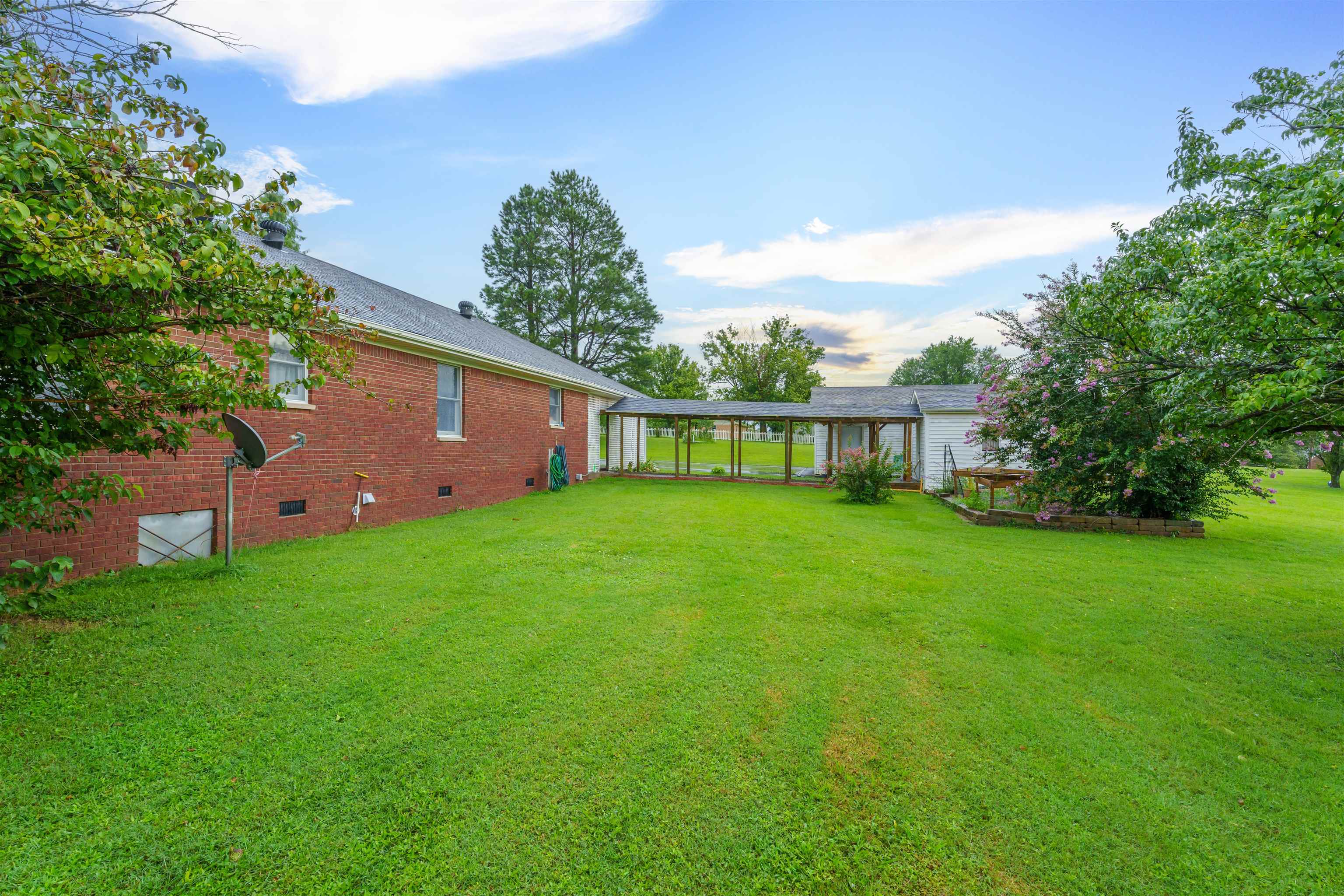 13282 US Hwy 231 N, Utica, Kentucky 42376, 3 Bedrooms Bedrooms, ,2 BathroomsBathrooms,Single Family Residence,For Sale,US Hwy 231 N,90306