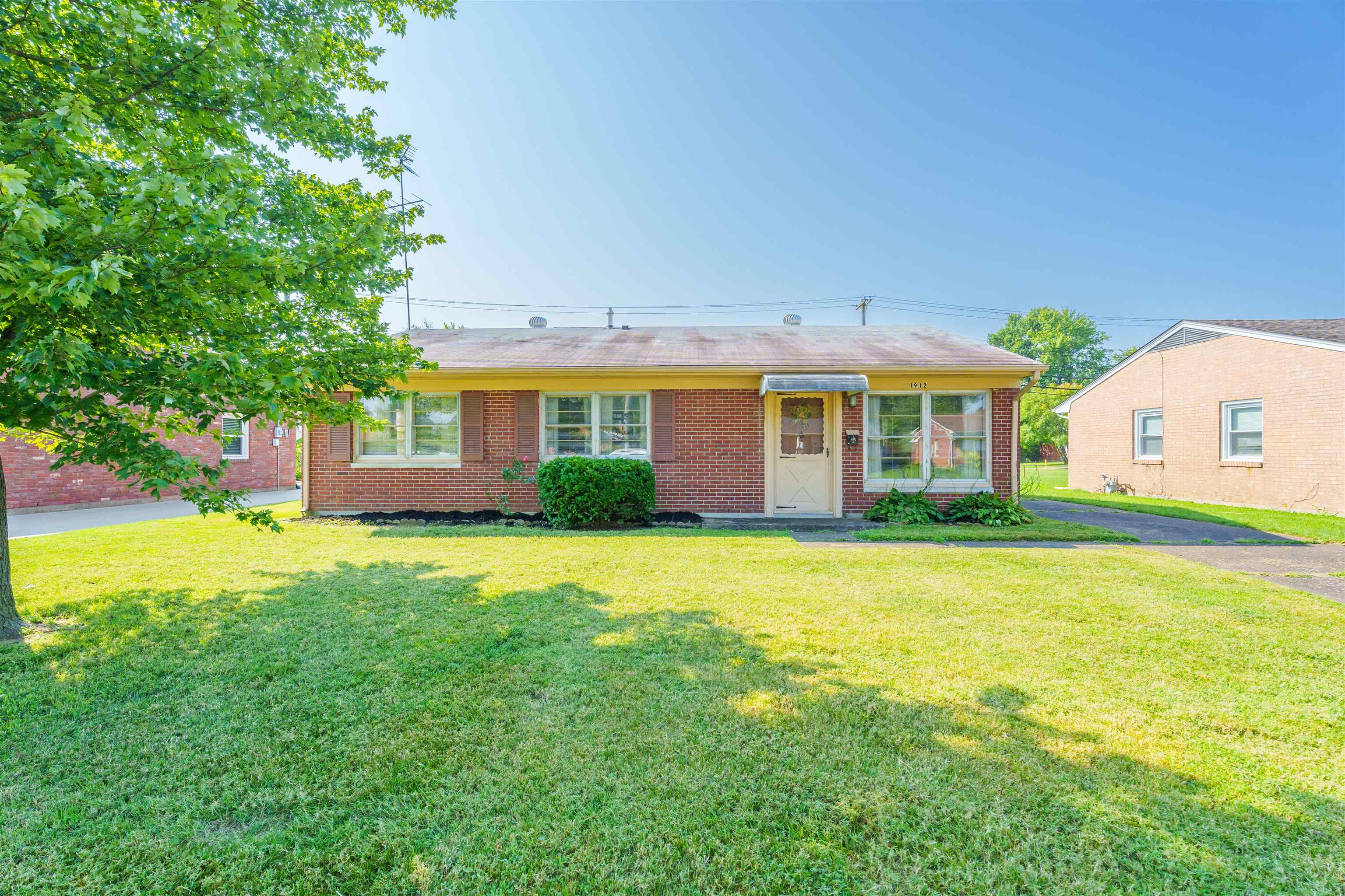 1912 Wyandotte Avenue, Owensboro, Kentucky 42301, 3 Bedrooms Bedrooms, ,1 BathroomBathrooms,Single Family Residence,For Sale,Wyandotte Avenue,90313