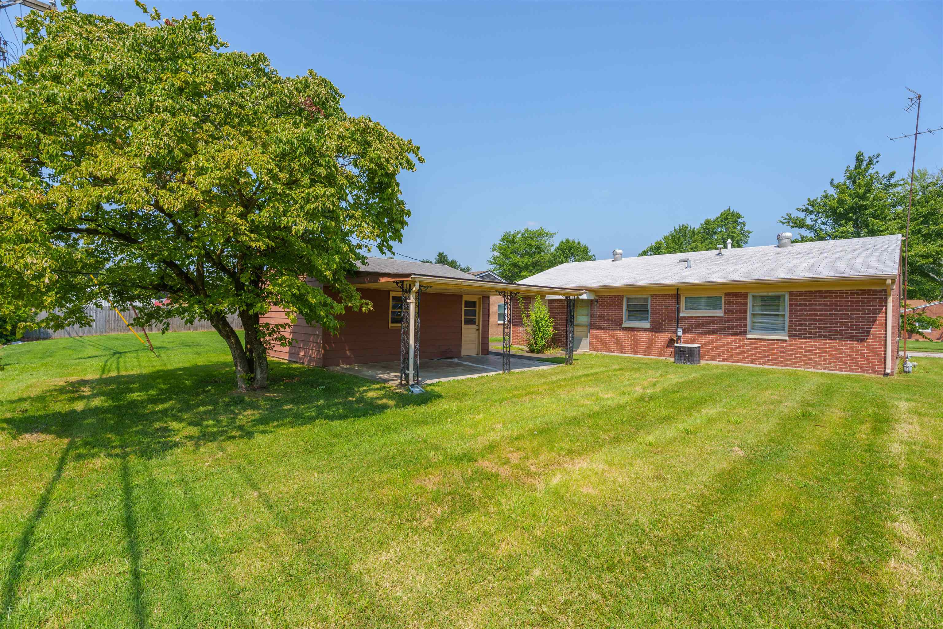 1912 Wyandotte Avenue, Owensboro, Kentucky 42301, 3 Bedrooms Bedrooms, ,1 BathroomBathrooms,Single Family Residence,For Sale,Wyandotte Avenue,90313