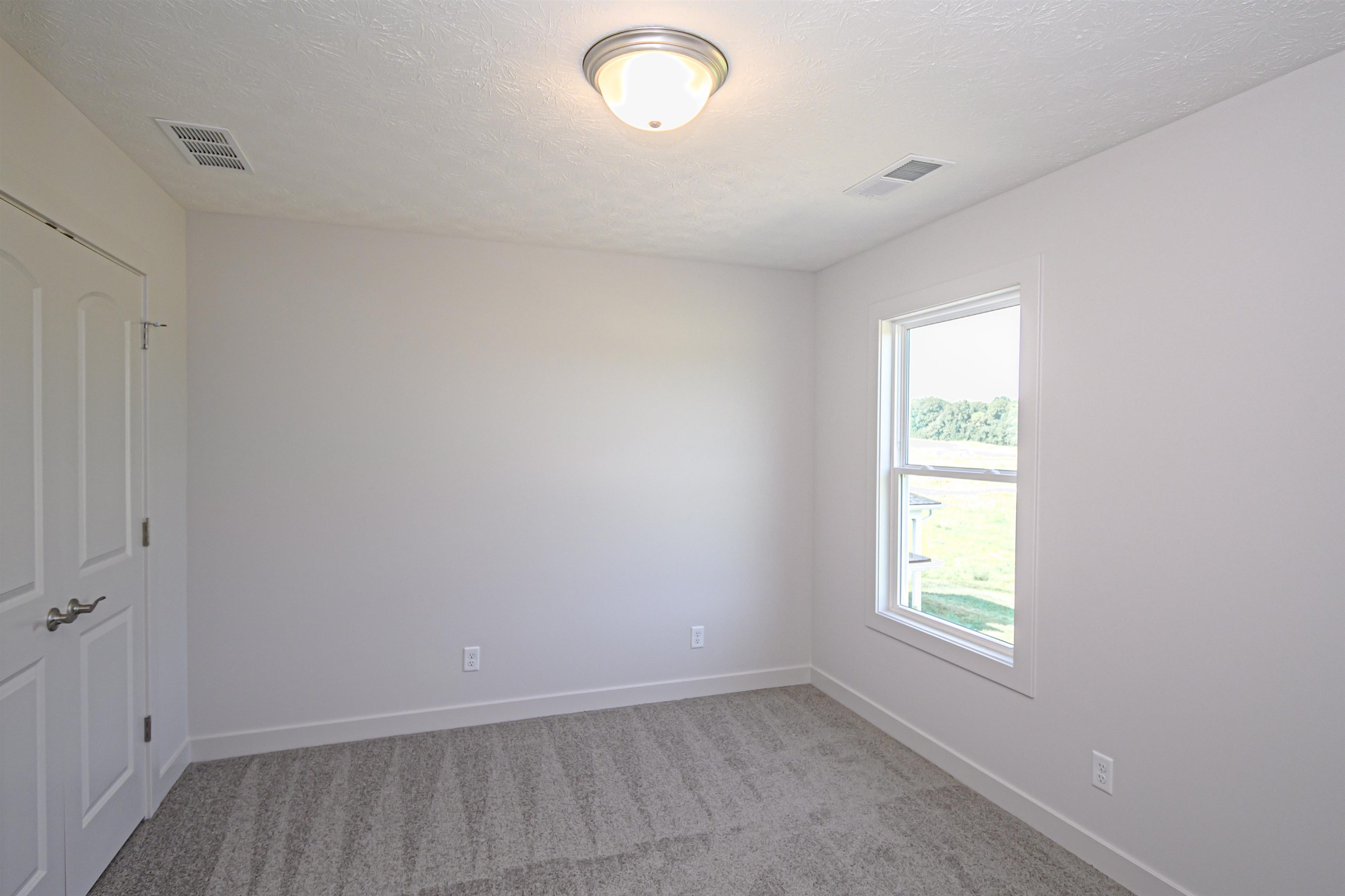 639 Alabaster Ln, Owensboro, Kentucky 42301, 3 Bedrooms Bedrooms, ,2 BathroomsBathrooms,Single Family Residence,For Sale,Alabaster Ln,90315