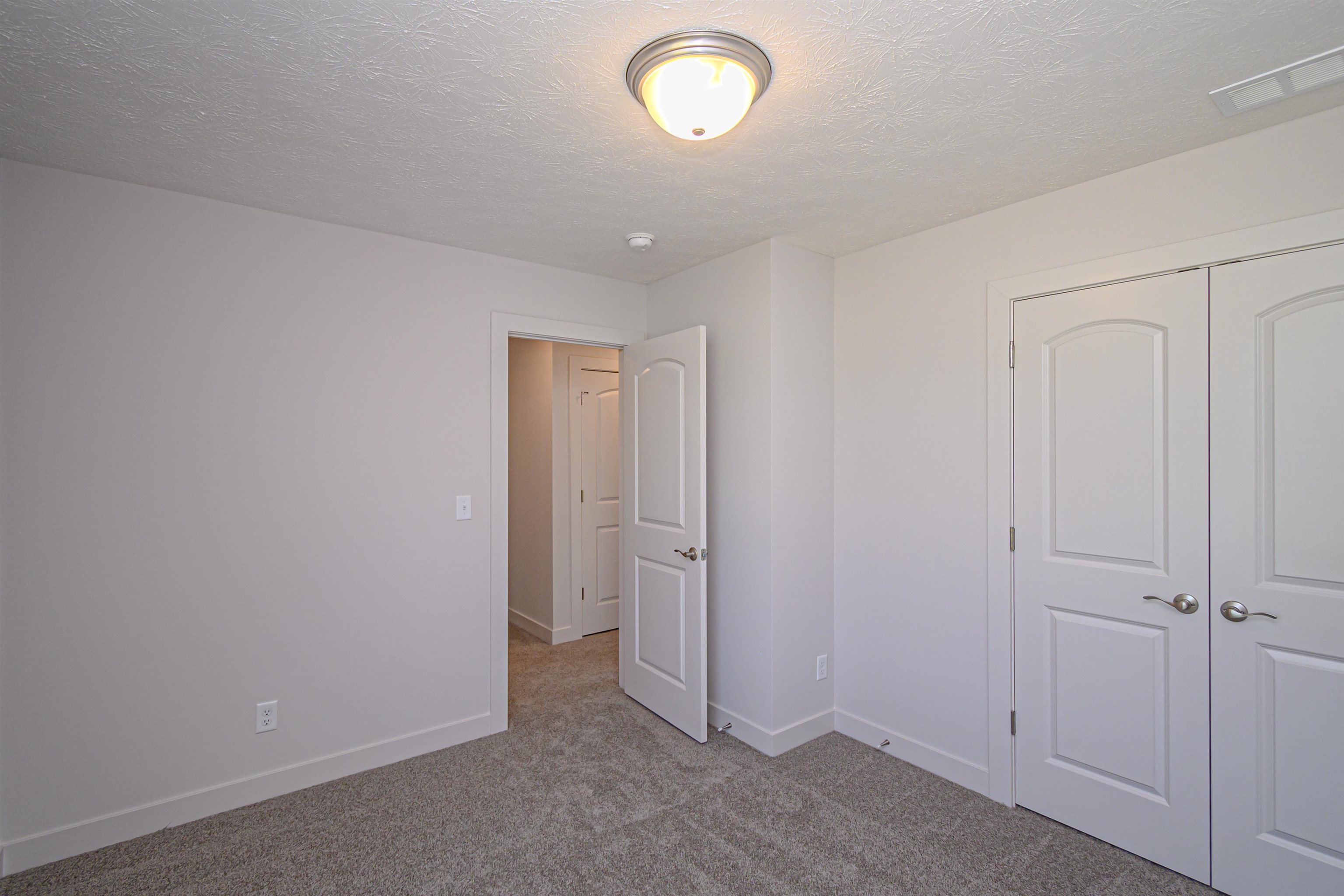 639 Alabaster Ln, Owensboro, Kentucky 42301, 3 Bedrooms Bedrooms, ,2 BathroomsBathrooms,Single Family Residence,For Sale,Alabaster Ln,90315