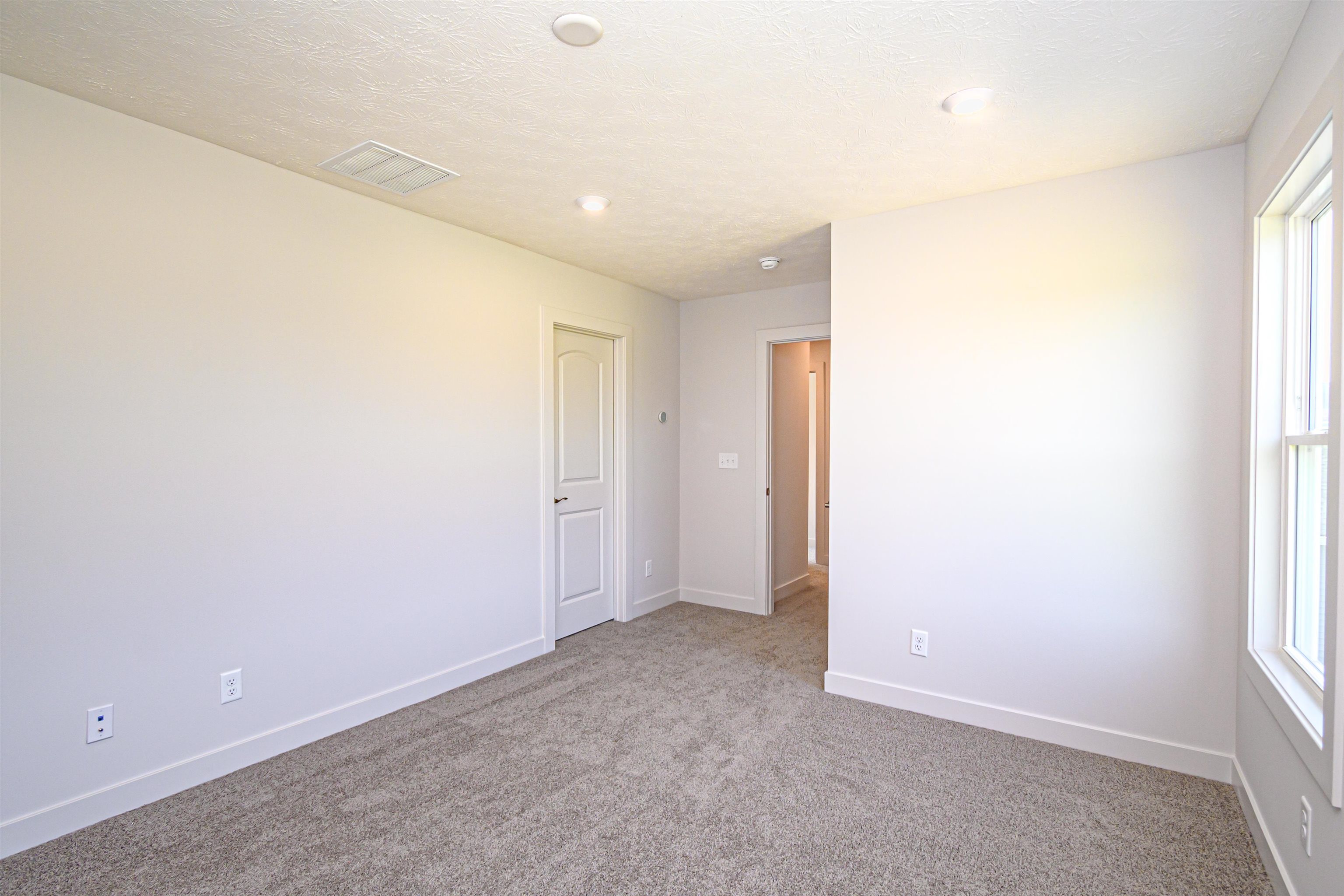639 Alabaster Ln, Owensboro, Kentucky 42301, 3 Bedrooms Bedrooms, ,2 BathroomsBathrooms,Single Family Residence,For Sale,Alabaster Ln,90315