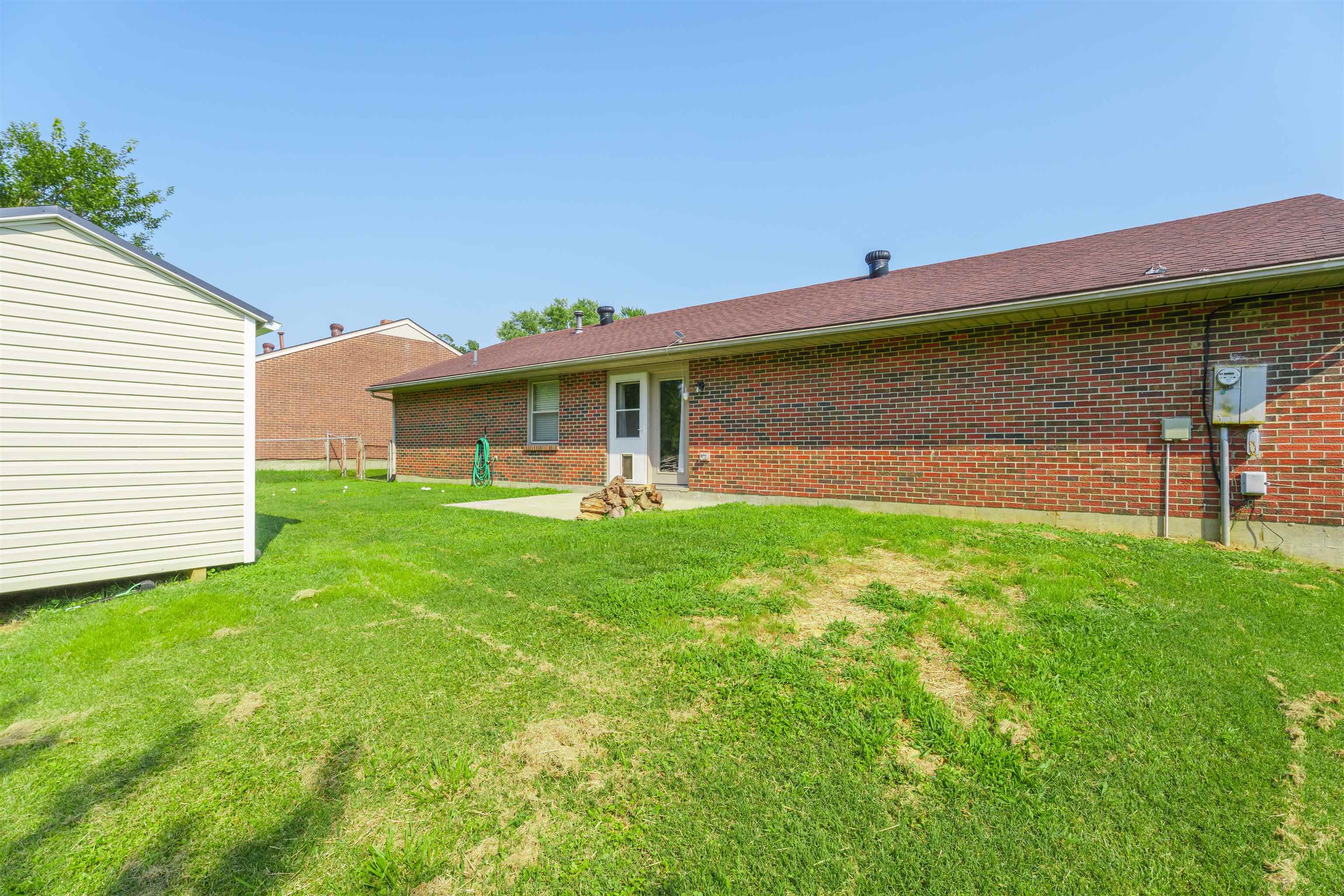 2215 Southeastern Parkway, Owensboro, Kentucky 42303, 3 Bedrooms Bedrooms, ,2 BathroomsBathrooms,Single Family Residence,For Sale,Southeastern Parkway,90316