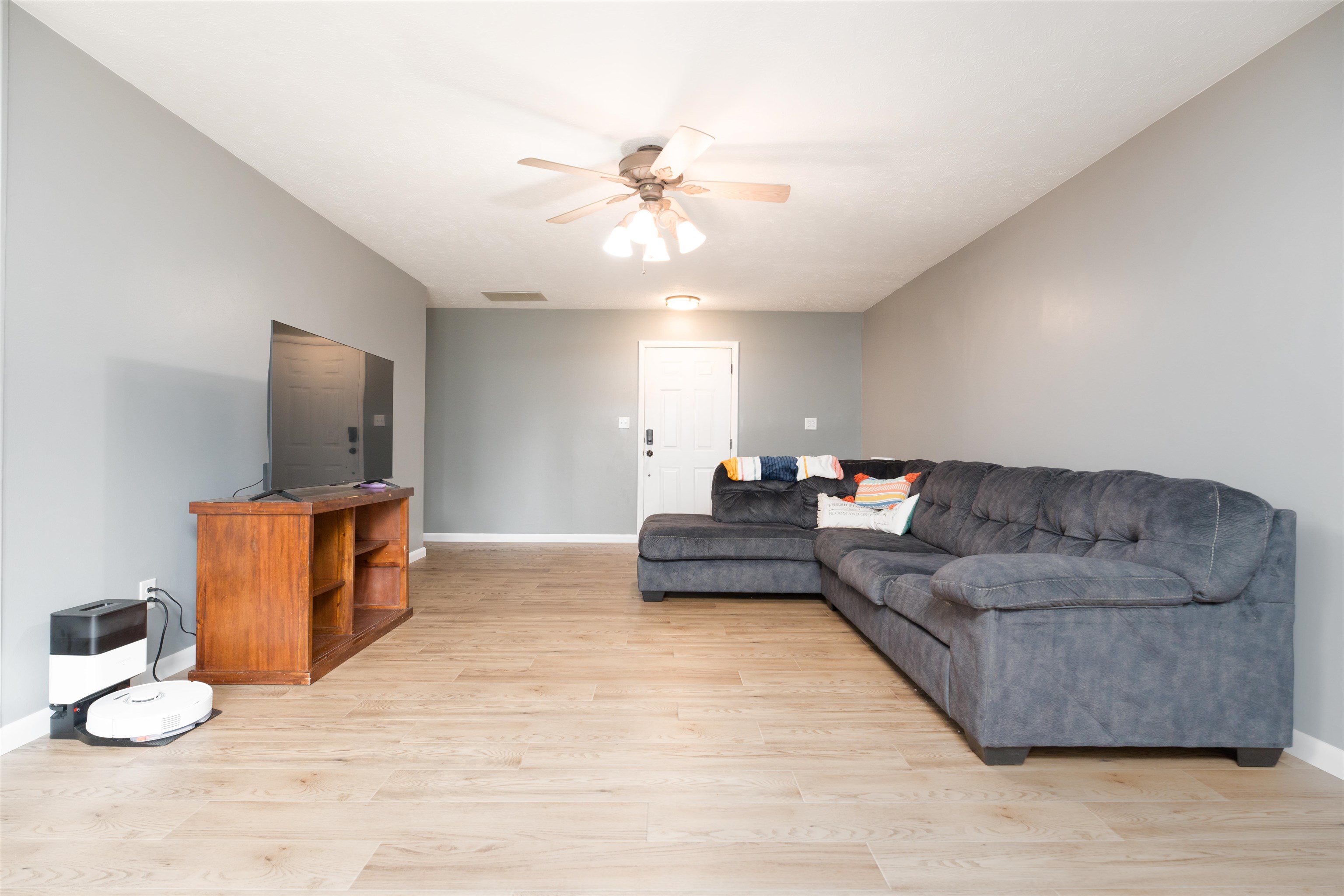 2215 Southeastern Parkway, Owensboro, Kentucky 42303, 3 Bedrooms Bedrooms, ,2 BathroomsBathrooms,Single Family Residence,For Sale,Southeastern Parkway,90316