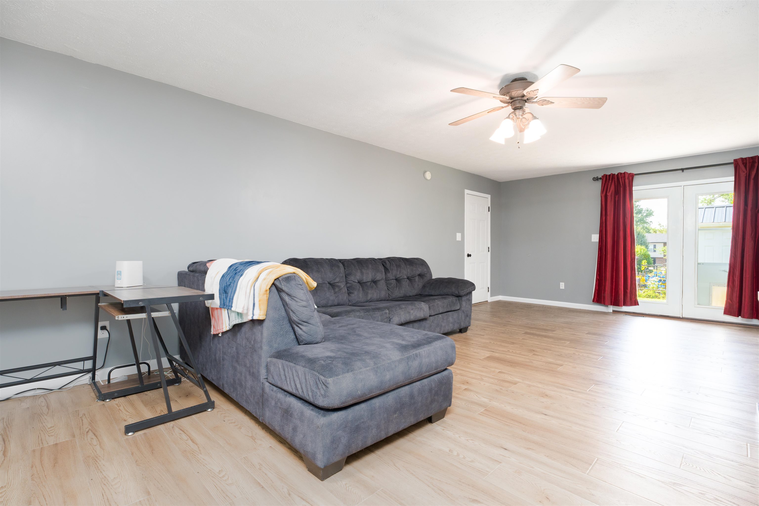 2215 Southeastern Parkway, Owensboro, Kentucky 42303, 3 Bedrooms Bedrooms, ,2 BathroomsBathrooms,Single Family Residence,For Sale,Southeastern Parkway,90316
