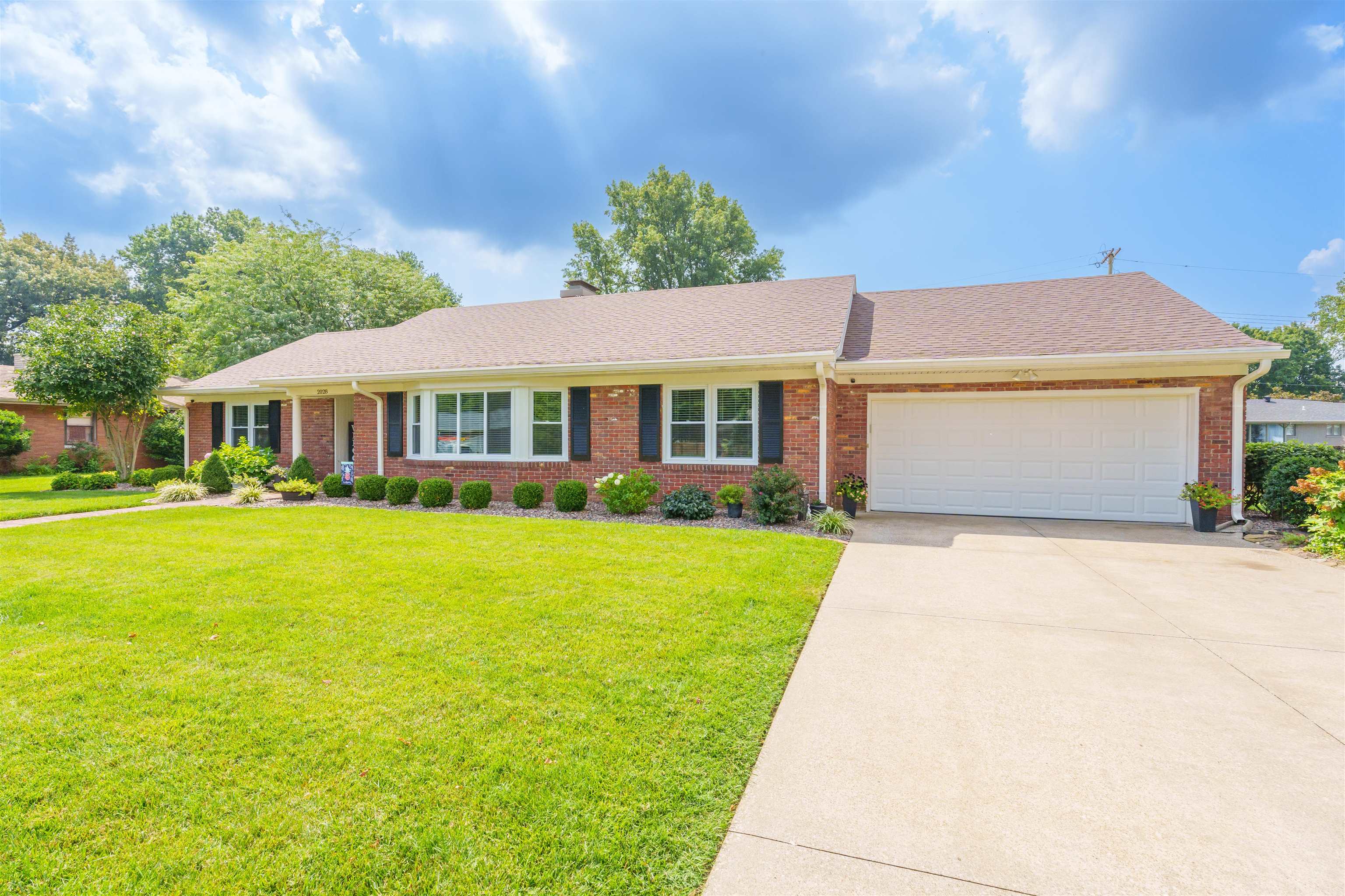 2028 Stratford Drive, Owensboro, Kentucky 42301, 3 Bedrooms Bedrooms, ,2 BathroomsBathrooms,Single Family Residence,For Sale,Stratford Drive,90319
