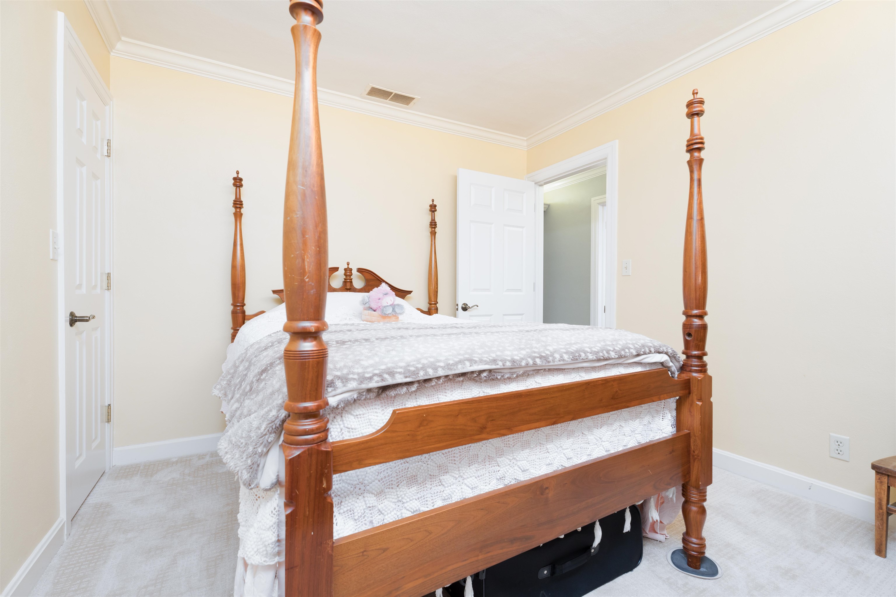 2028 Stratford Drive, Owensboro, Kentucky 42301, 3 Bedrooms Bedrooms, ,2 BathroomsBathrooms,Single Family Residence,For Sale,Stratford Drive,90319