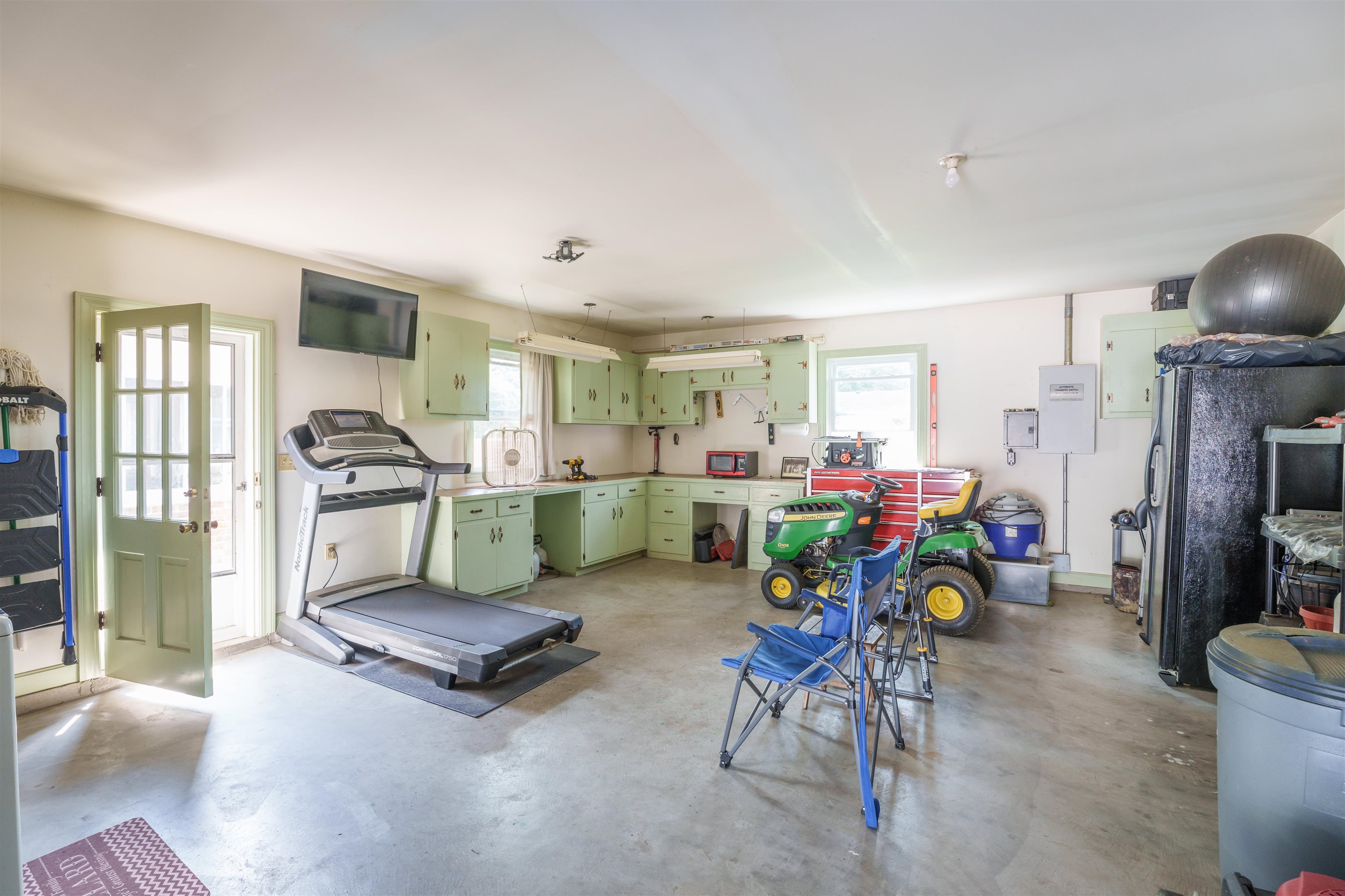 2028 Stratford Drive, Owensboro, Kentucky 42301, 3 Bedrooms Bedrooms, ,2 BathroomsBathrooms,Single Family Residence,For Sale,Stratford Drive,90319