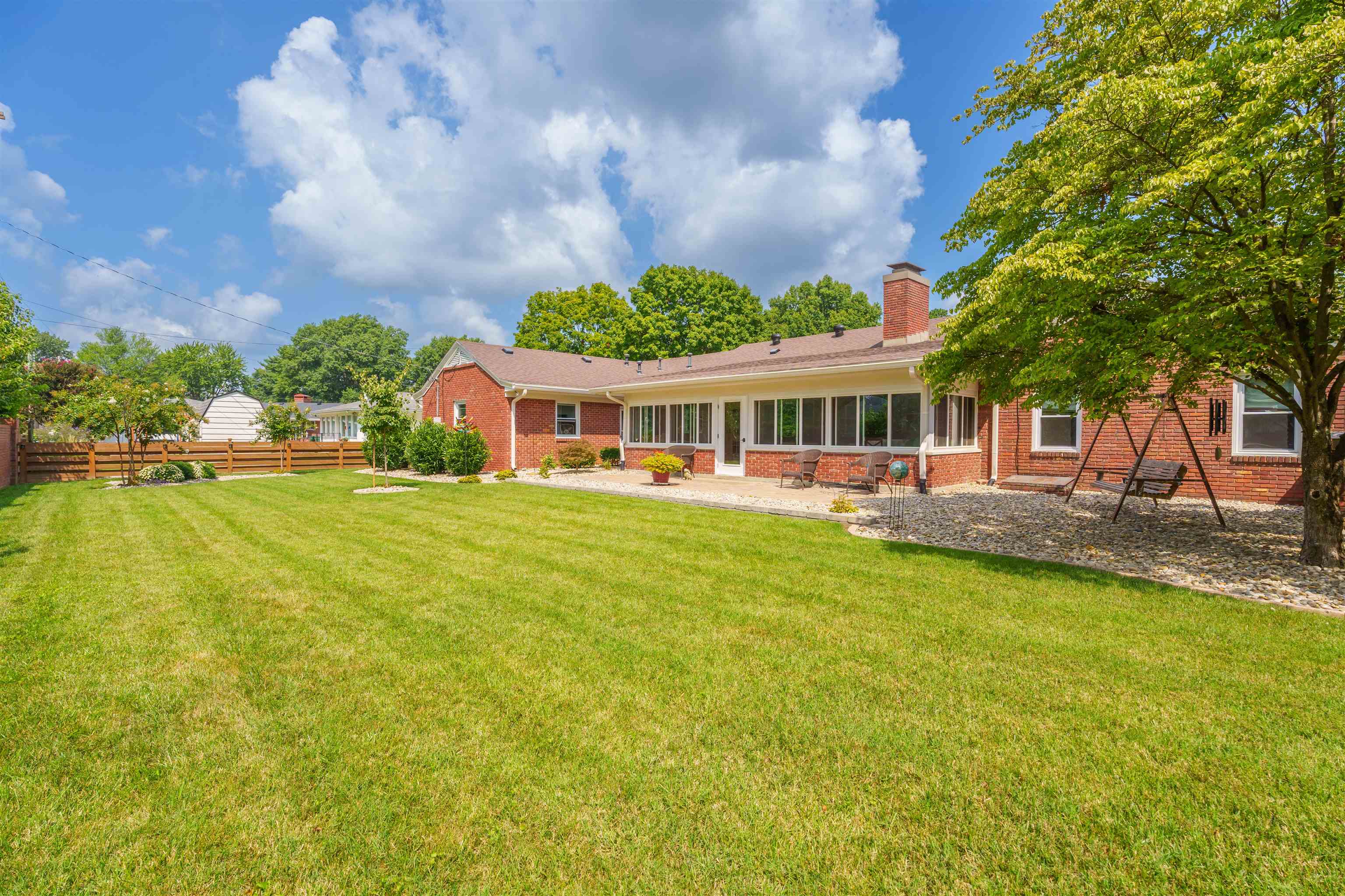 2028 Stratford Drive, Owensboro, Kentucky 42301, 3 Bedrooms Bedrooms, ,2 BathroomsBathrooms,Single Family Residence,For Sale,Stratford Drive,90319