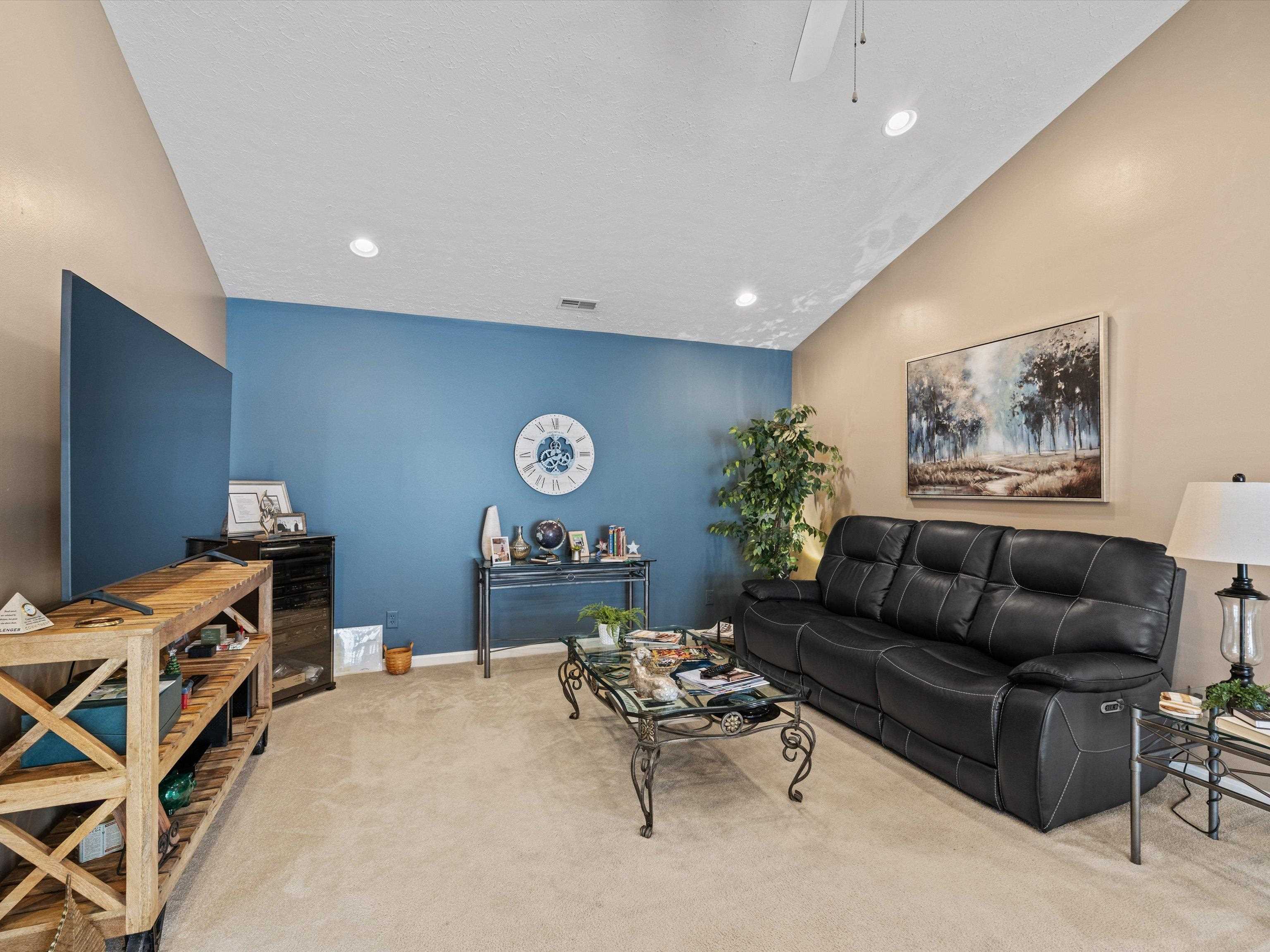 2303 Triple Crown Way, Owensboro, Kentucky 42301, 2 Bedrooms Bedrooms, ,2 BathroomsBathrooms,Single Family Residence,For Sale,Triple Crown Way,90321
