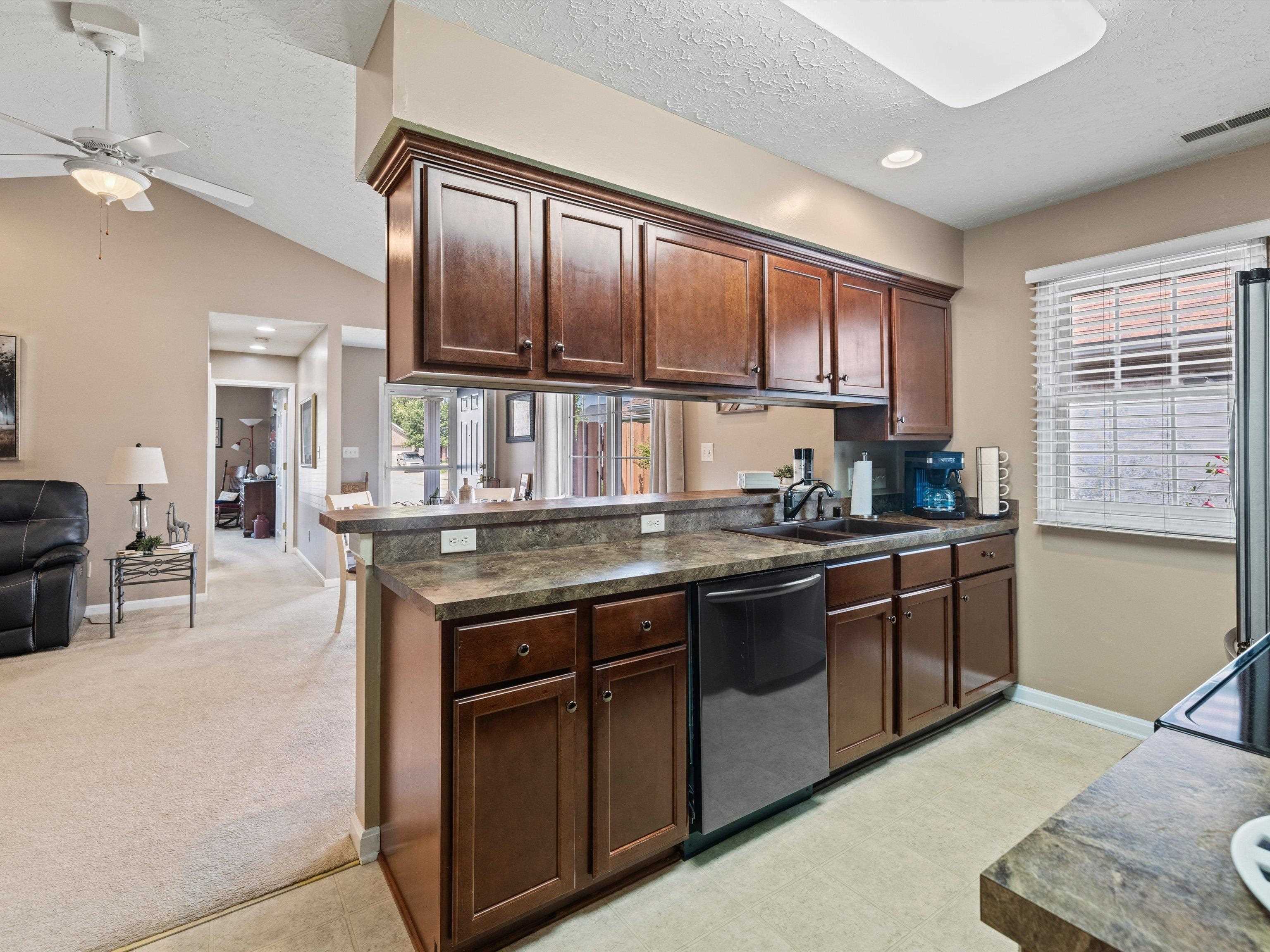 2303 Triple Crown Way, Owensboro, Kentucky 42301, 2 Bedrooms Bedrooms, ,2 BathroomsBathrooms,Single Family Residence,For Sale,Triple Crown Way,90321