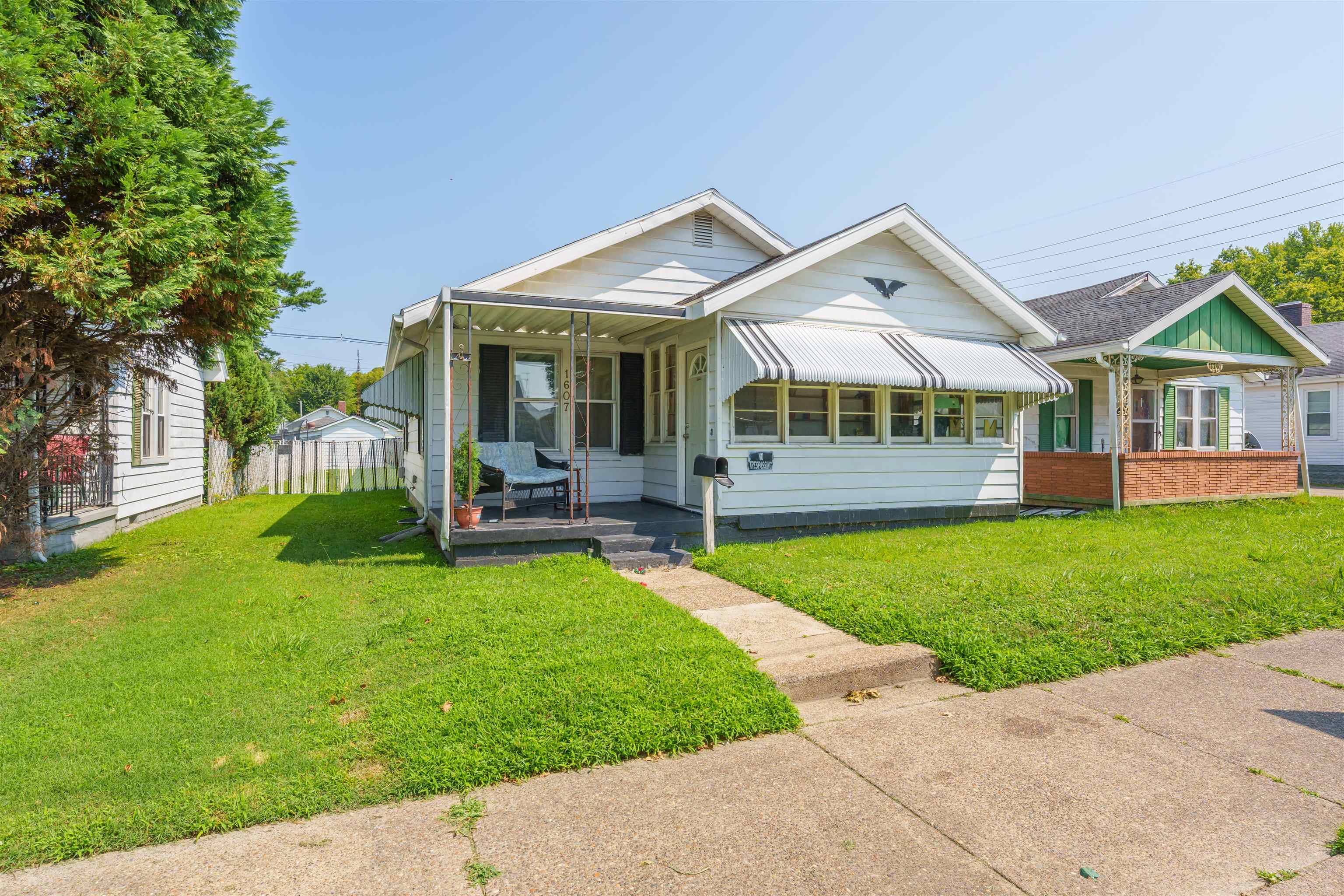 1607 West 4th Street, Owensboro, Kentucky 42301, 2 Bedrooms Bedrooms, ,1 BathroomBathrooms,Single Family Residence,For Sale,West 4th Street,90323