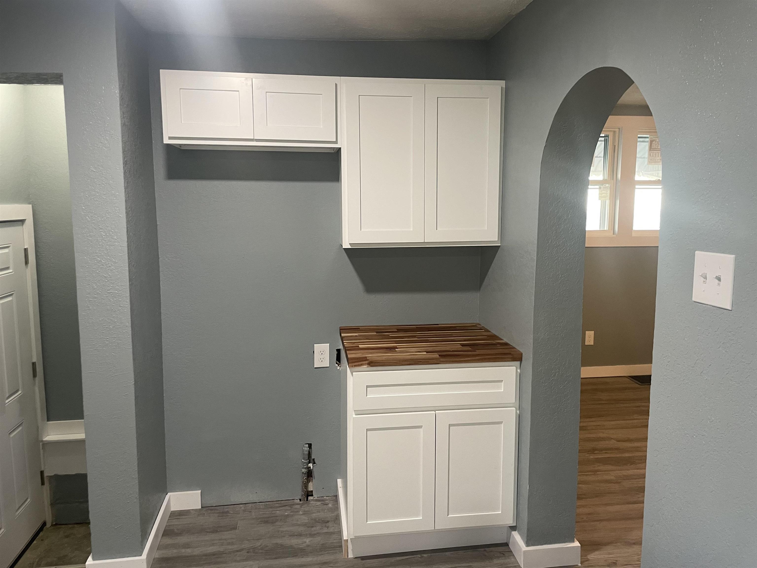 1607 West 4th Street, Owensboro, Kentucky 42301, 2 Bedrooms Bedrooms, ,1 BathroomBathrooms,Single Family Residence,For Sale,West 4th Street,90323