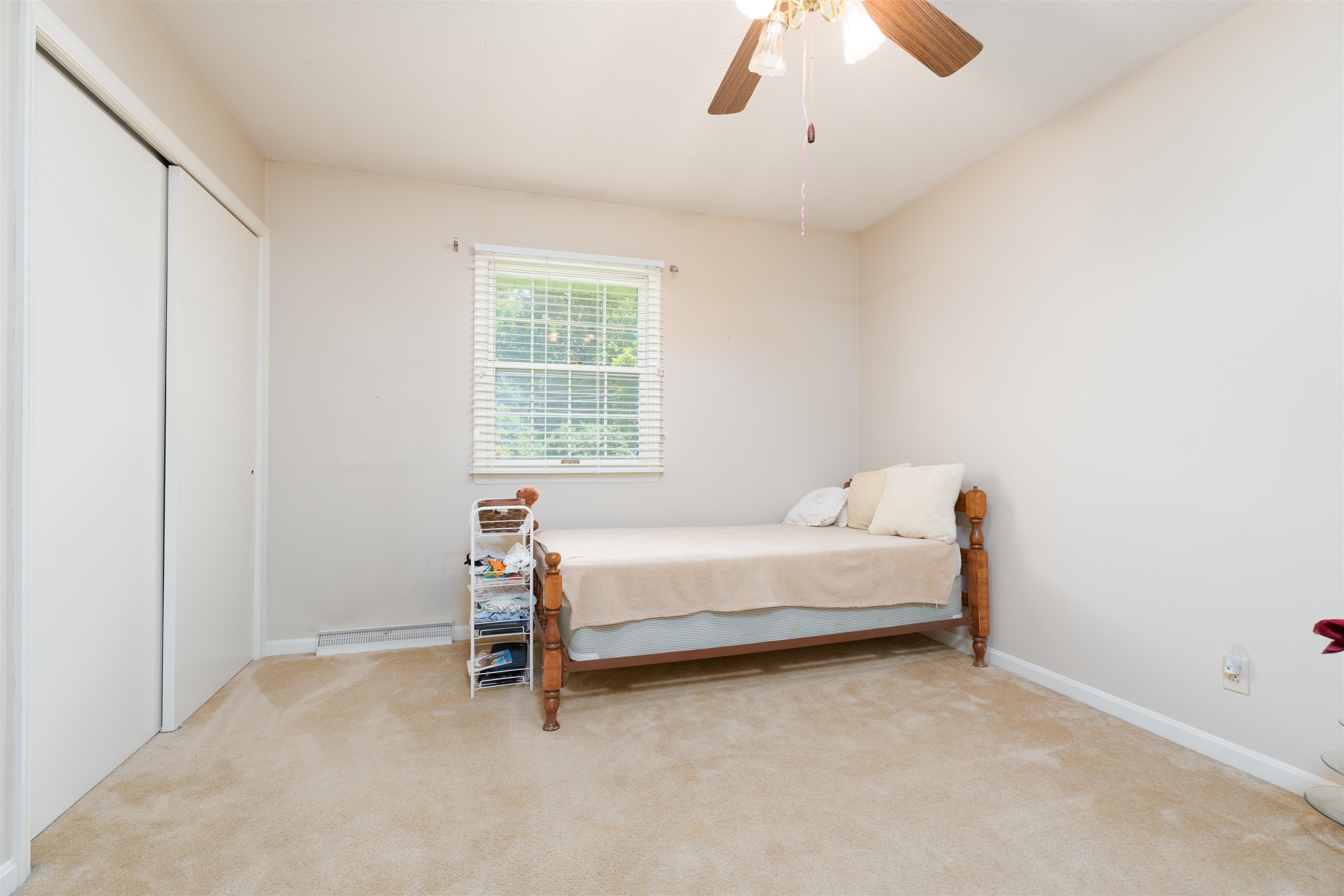 1290 W Center Street, Madisonville, Kentucky 42431, 3 Bedrooms Bedrooms, ,2 BathroomsBathrooms,Single Family Residence,For Sale,W Center Street,90327