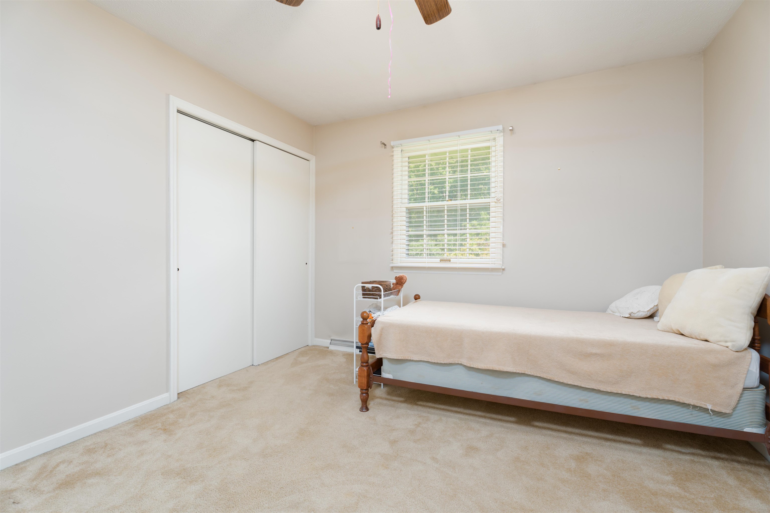 1290 W Center Street, Madisonville, Kentucky 42431, 3 Bedrooms Bedrooms, ,2 BathroomsBathrooms,Single Family Residence,For Sale,W Center Street,90327
