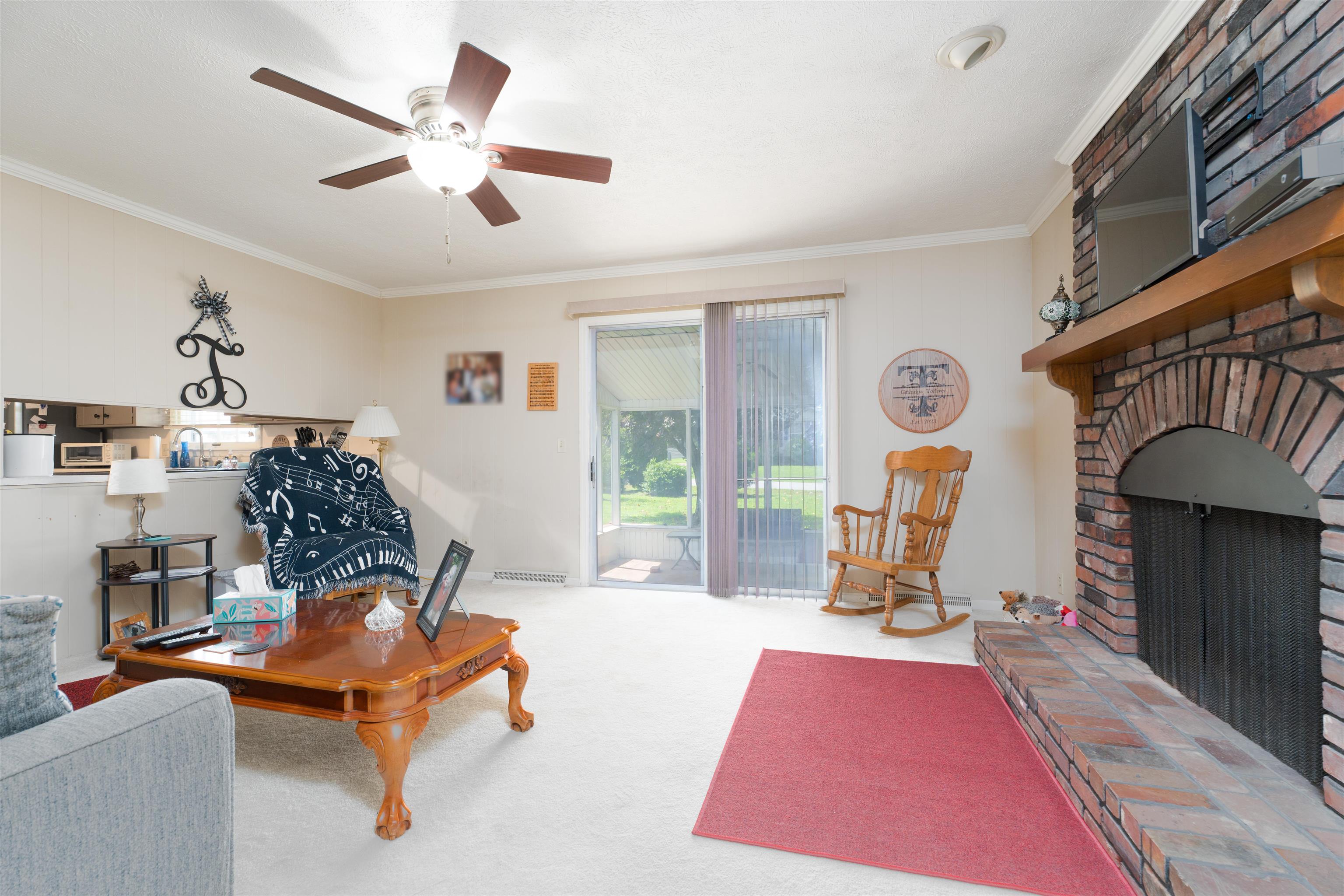 1290 W Center Street, Madisonville, Kentucky 42431, 3 Bedrooms Bedrooms, ,2 BathroomsBathrooms,Single Family Residence,For Sale,W Center Street,90327