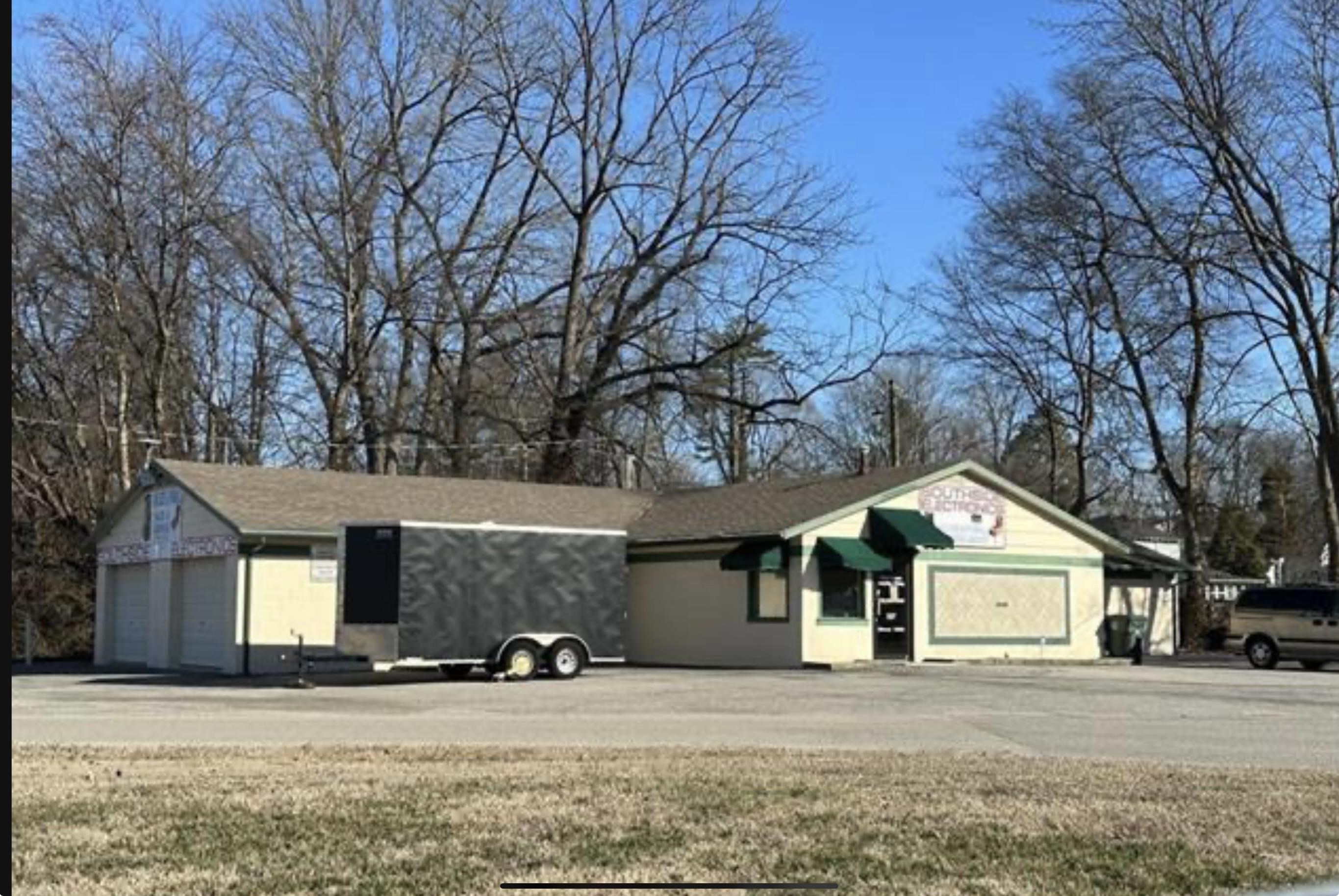 1537 E 19th Street, Owensboro, Kentucky 42303, ,Industrial,For Sale,E 19th Street,90328