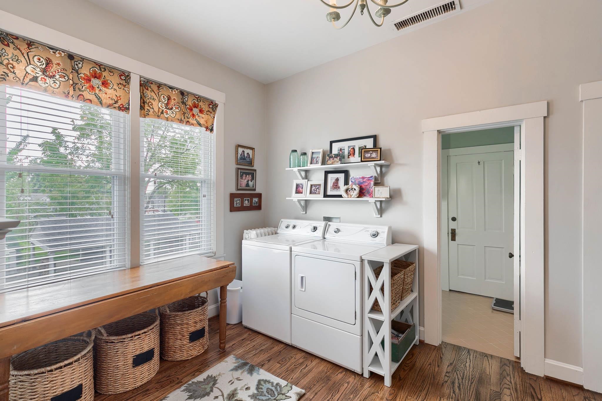 320 Maple Ave, Owensboro, Kentucky 42301-5007, 6 Bedrooms Bedrooms, ,4 BathroomsBathrooms,Single Family Residence,For Sale,Maple Ave,90329