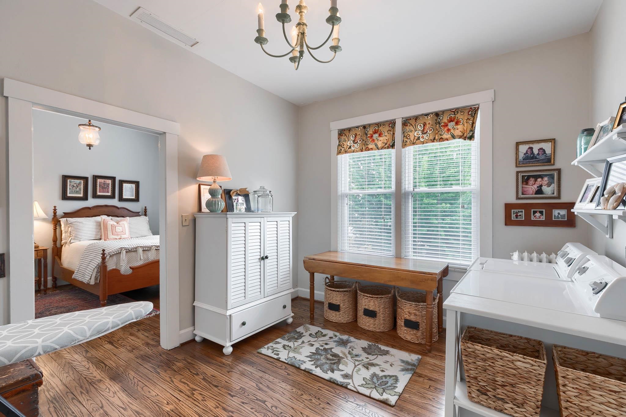320 Maple Ave, Owensboro, Kentucky 42301-5007, 6 Bedrooms Bedrooms, ,4 BathroomsBathrooms,Single Family Residence,For Sale,Maple Ave,90329