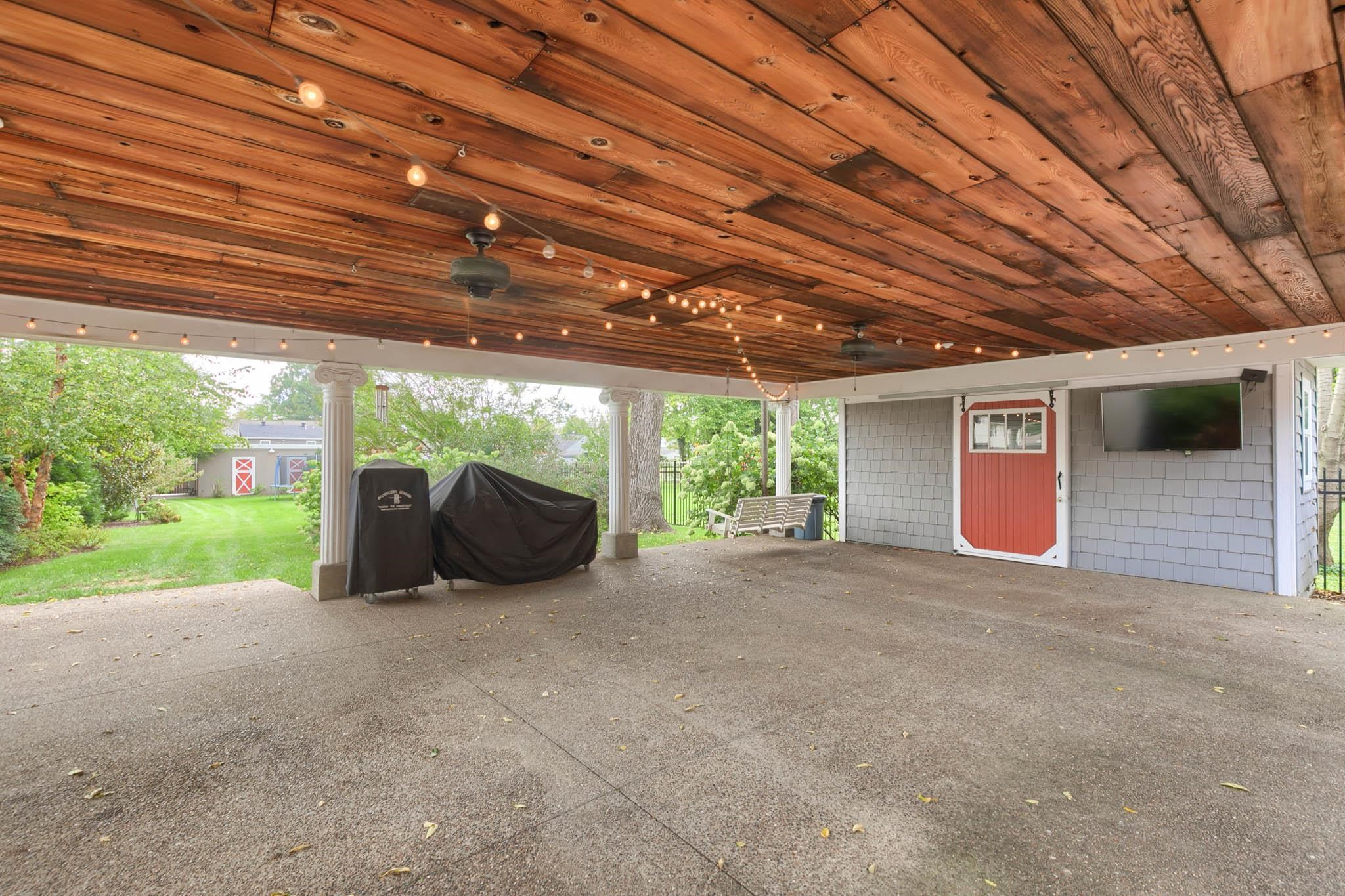 320 Maple Ave, Owensboro, Kentucky 42301-5007, 6 Bedrooms Bedrooms, ,4 BathroomsBathrooms,Single Family Residence,For Sale,Maple Ave,90329