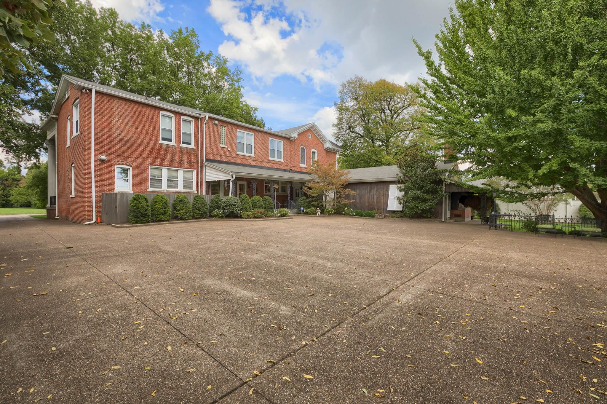 320 Maple Ave, Owensboro, Kentucky 42301-5007, 6 Bedrooms Bedrooms, ,4 BathroomsBathrooms,Single Family Residence,For Sale,Maple Ave,90329