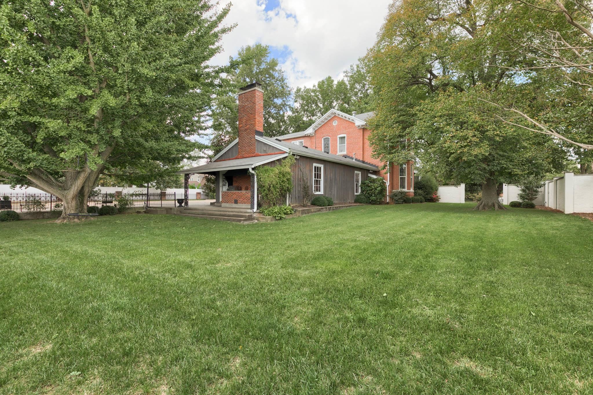 320 Maple Ave, Owensboro, Kentucky 42301-5007, 6 Bedrooms Bedrooms, ,4 BathroomsBathrooms,Single Family Residence,For Sale,Maple Ave,90329