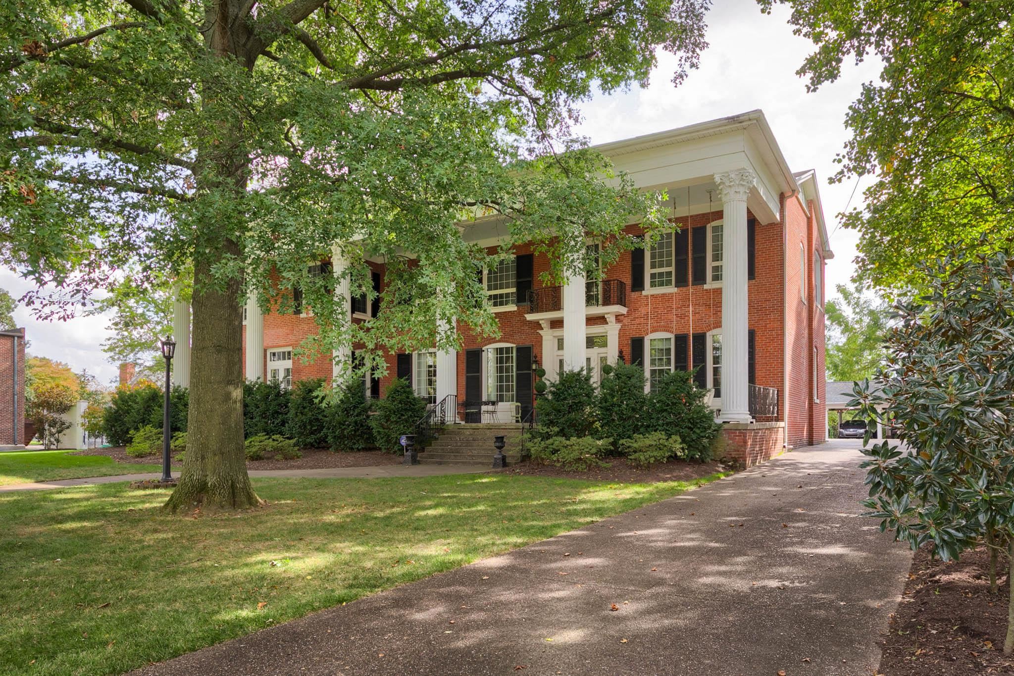 320 Maple Ave, Owensboro, Kentucky 42301-5007, 6 Bedrooms Bedrooms, ,4 BathroomsBathrooms,Single Family Residence,For Sale,Maple Ave,90329
