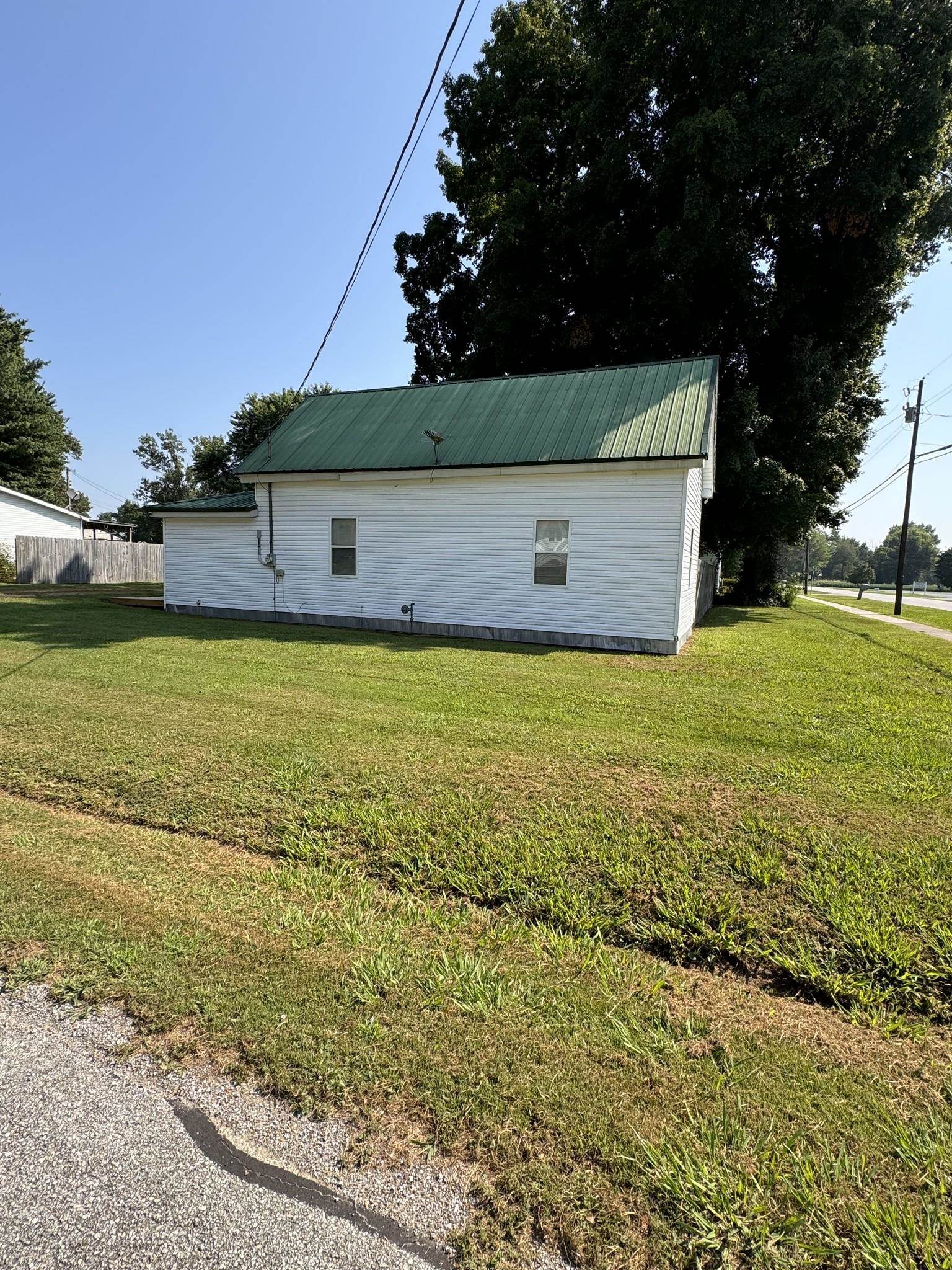890 Pell Street, Lewisport, Kentucky 42351, 2 Bedrooms Bedrooms, ,1 BathroomBathrooms,Single Family Residence,For Sale,Pell Street,90330