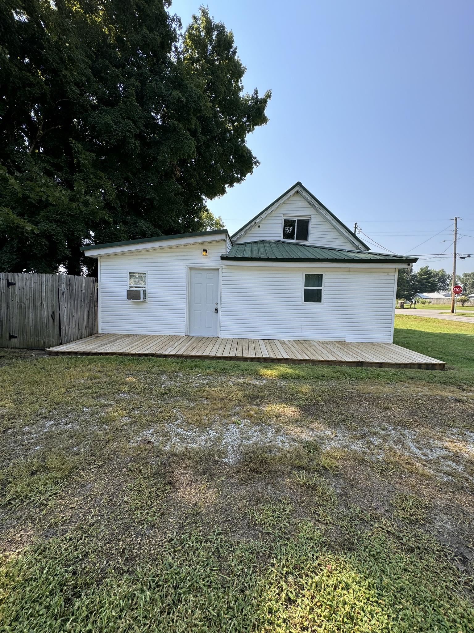 890 Pell Street, Lewisport, Kentucky 42351, 2 Bedrooms Bedrooms, ,1 BathroomBathrooms,Single Family Residence,For Sale,Pell Street,90330