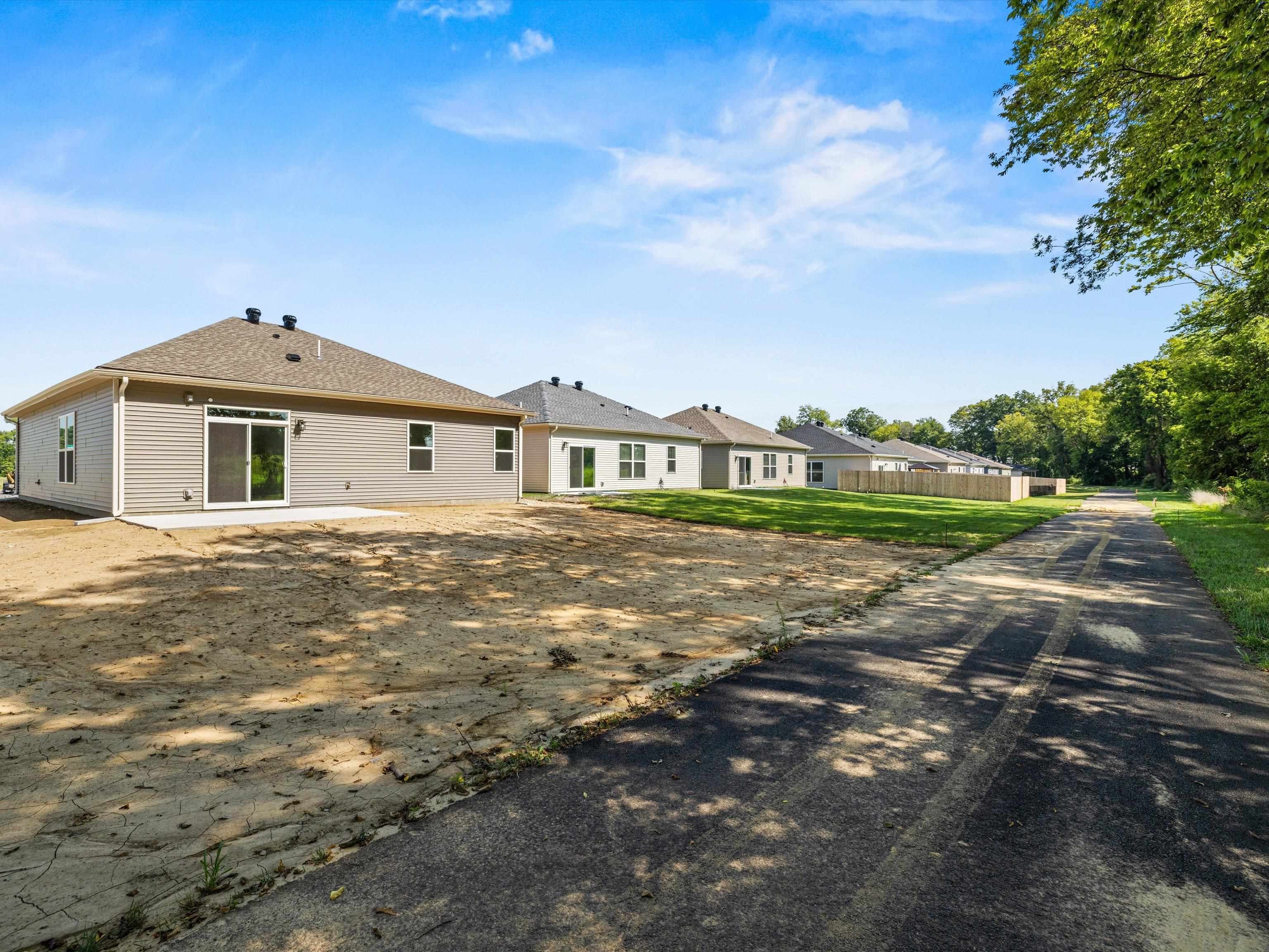 670 Alabaster Lane, Owensboro, Kentucky 42301, 3 Bedrooms Bedrooms, ,2 BathroomsBathrooms,Single Family Residence,For Sale,Alabaster Lane,90331