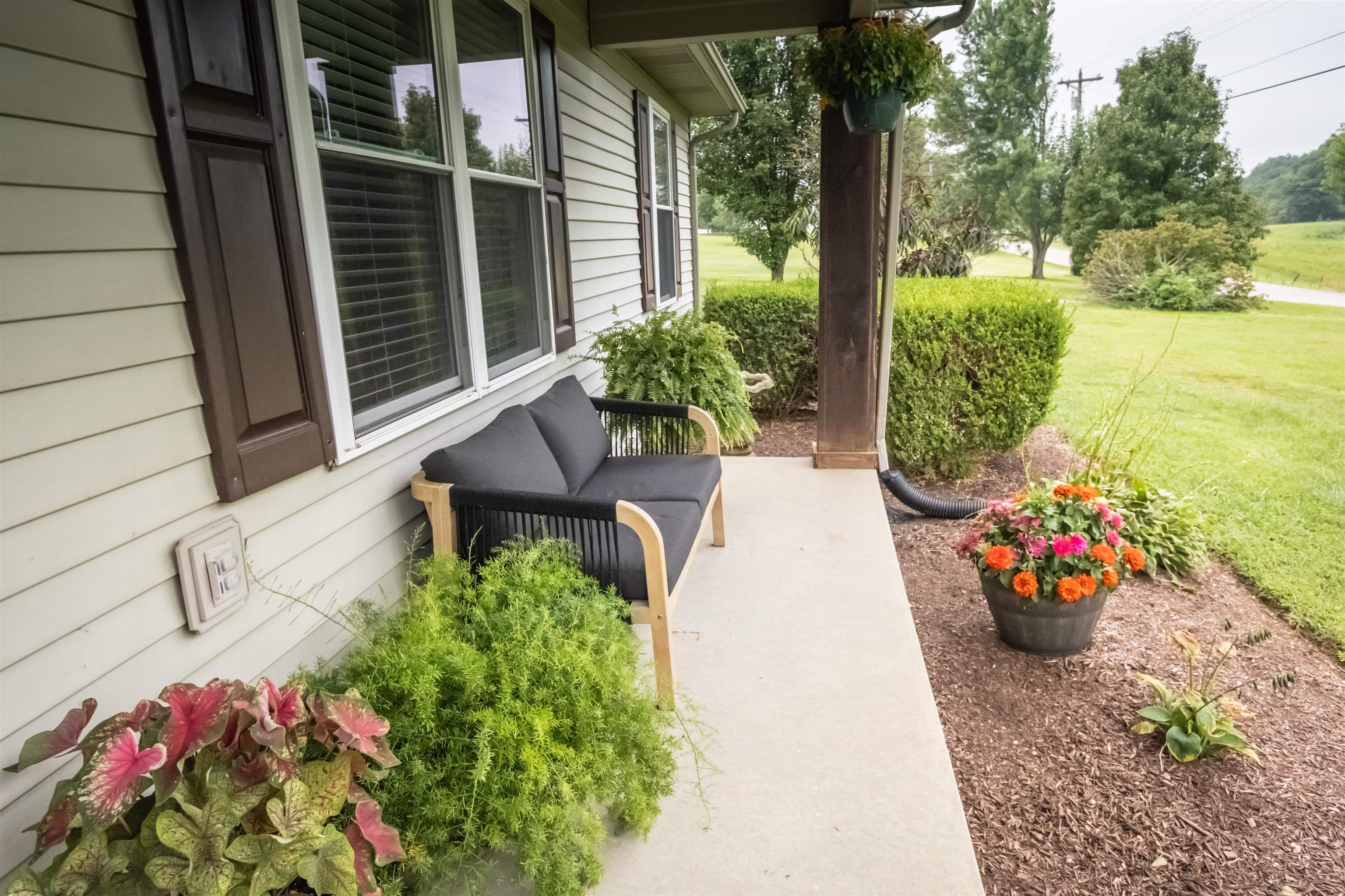 204 Locust Grove Rd, Utica, Kentucky 42376, 3 Bedrooms Bedrooms, ,2 BathroomsBathrooms,Single Family Residence,For Sale,Locust Grove Rd,90334