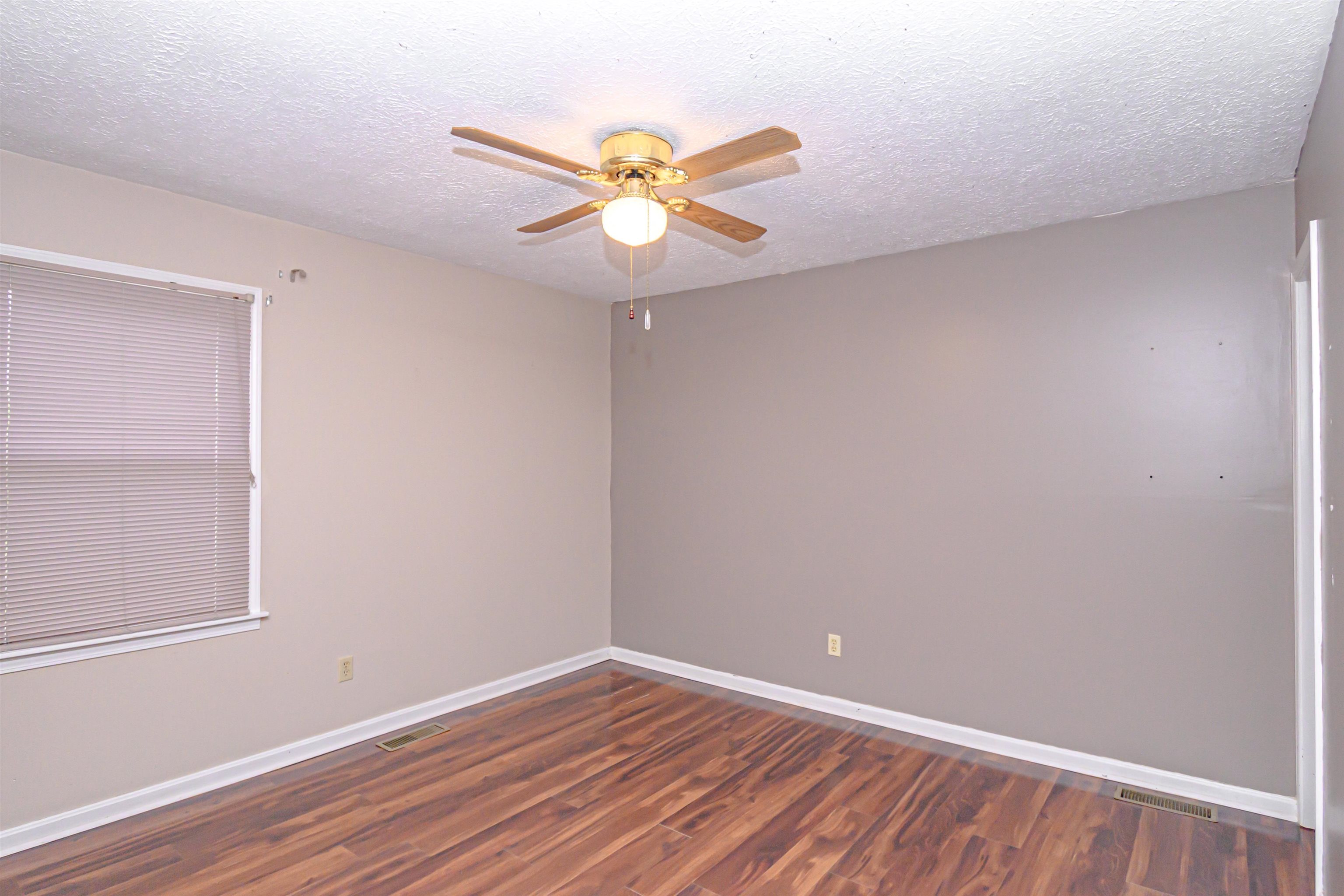 3726 Bordeaux Loop North, Owensboro, Kentucky 42303, 3 Bedrooms Bedrooms, ,2 BathroomsBathrooms,Single Family Residence,For Sale,Bordeaux Loop North,90335