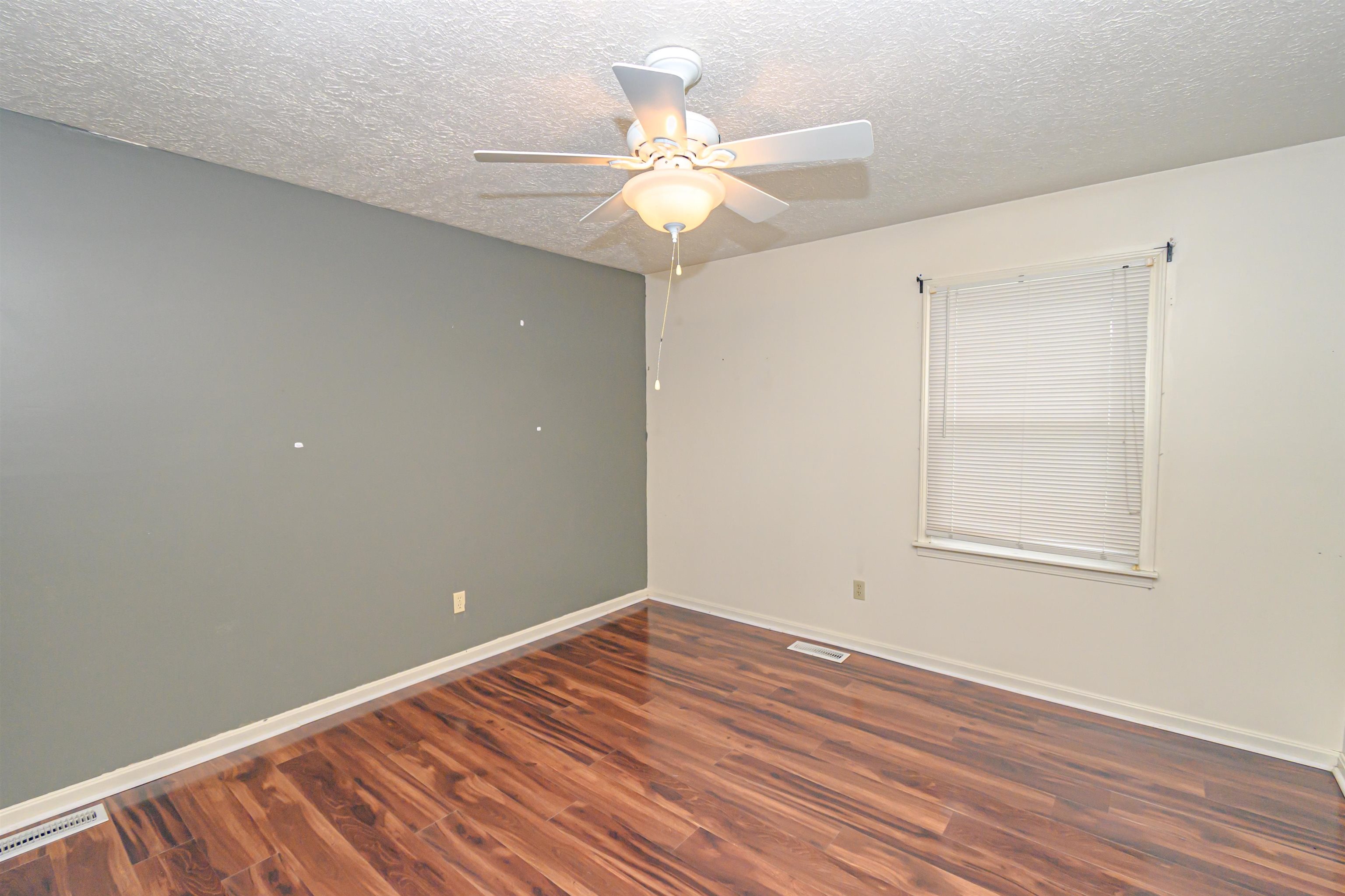 3726 Bordeaux Loop North, Owensboro, Kentucky 42303, 3 Bedrooms Bedrooms, ,2 BathroomsBathrooms,Single Family Residence,For Sale,Bordeaux Loop North,90335