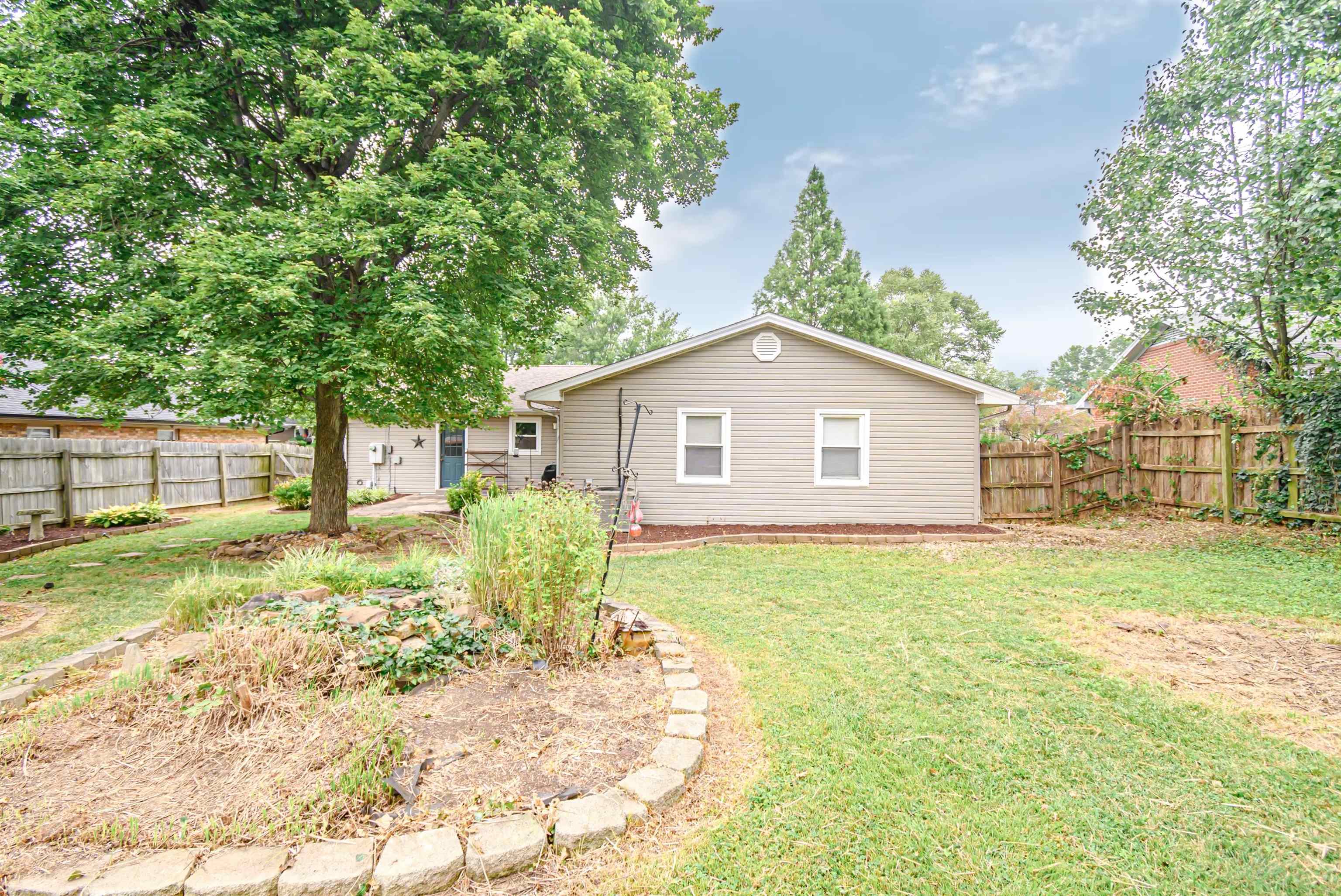 3726 Bordeaux Loop North, Owensboro, Kentucky 42303, 3 Bedrooms Bedrooms, ,2 BathroomsBathrooms,Single Family Residence,For Sale,Bordeaux Loop North,90335