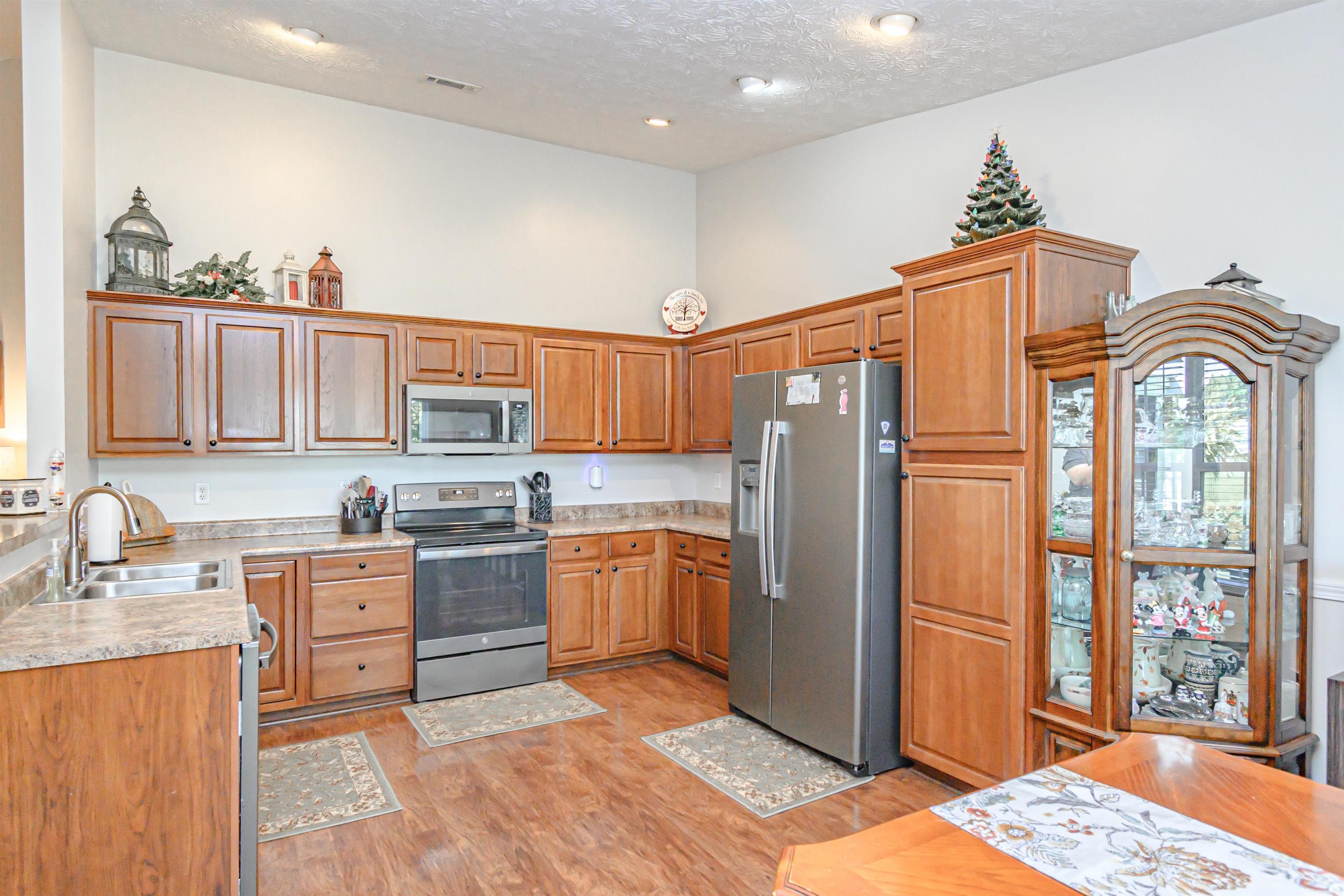 2317 Trails Lake Garden, Owensboro, Kentucky 42303, 3 Bedrooms Bedrooms, ,2 BathroomsBathrooms,Single Family Residence,For Sale,Trails Lake Garden,90338