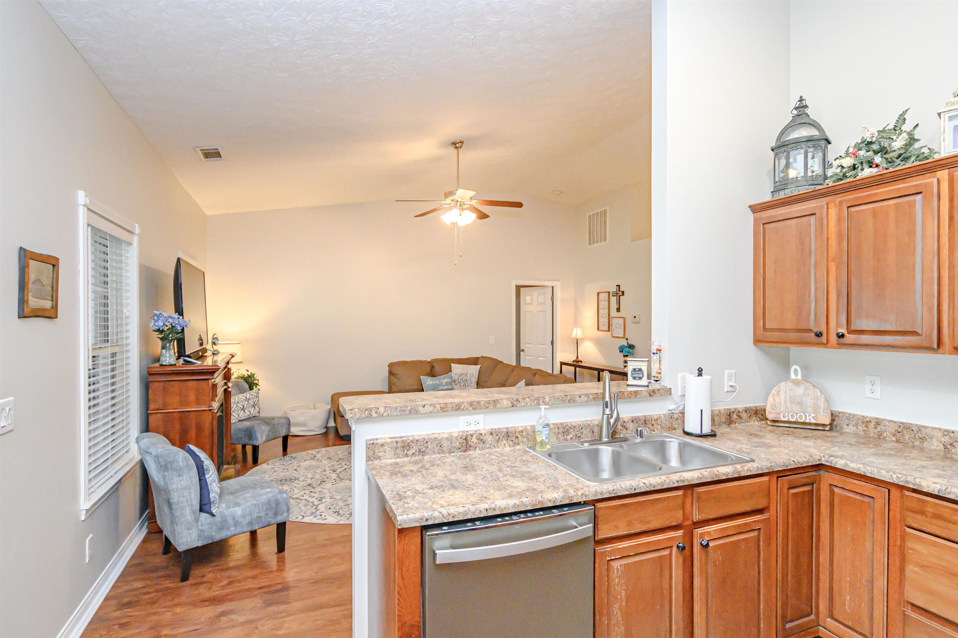 2317 Trails Lake Garden, Owensboro, Kentucky 42303, 3 Bedrooms Bedrooms, ,2 BathroomsBathrooms,Single Family Residence,For Sale,Trails Lake Garden,90338