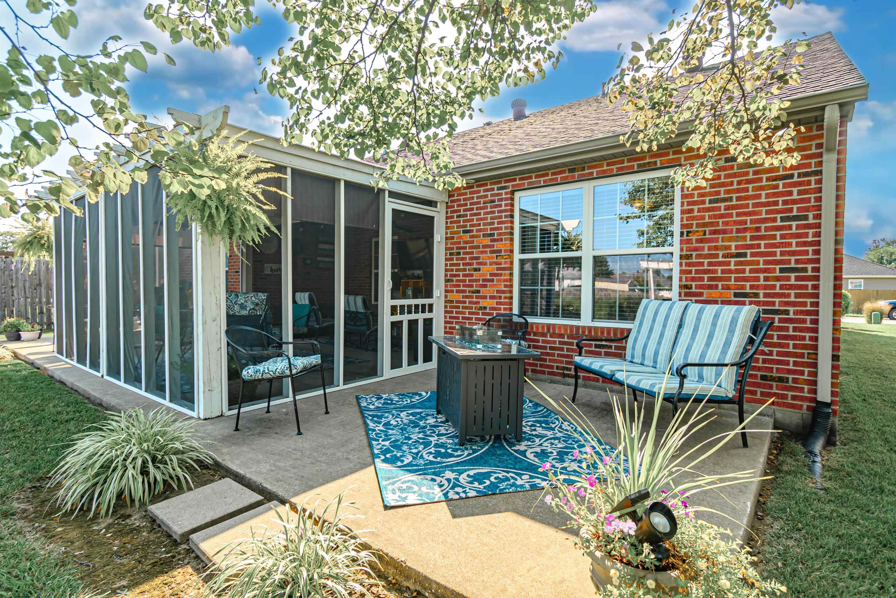 2317 Trails Lake Garden, Owensboro, Kentucky 42303, 3 Bedrooms Bedrooms, ,2 BathroomsBathrooms,Single Family Residence,For Sale,Trails Lake Garden,90338