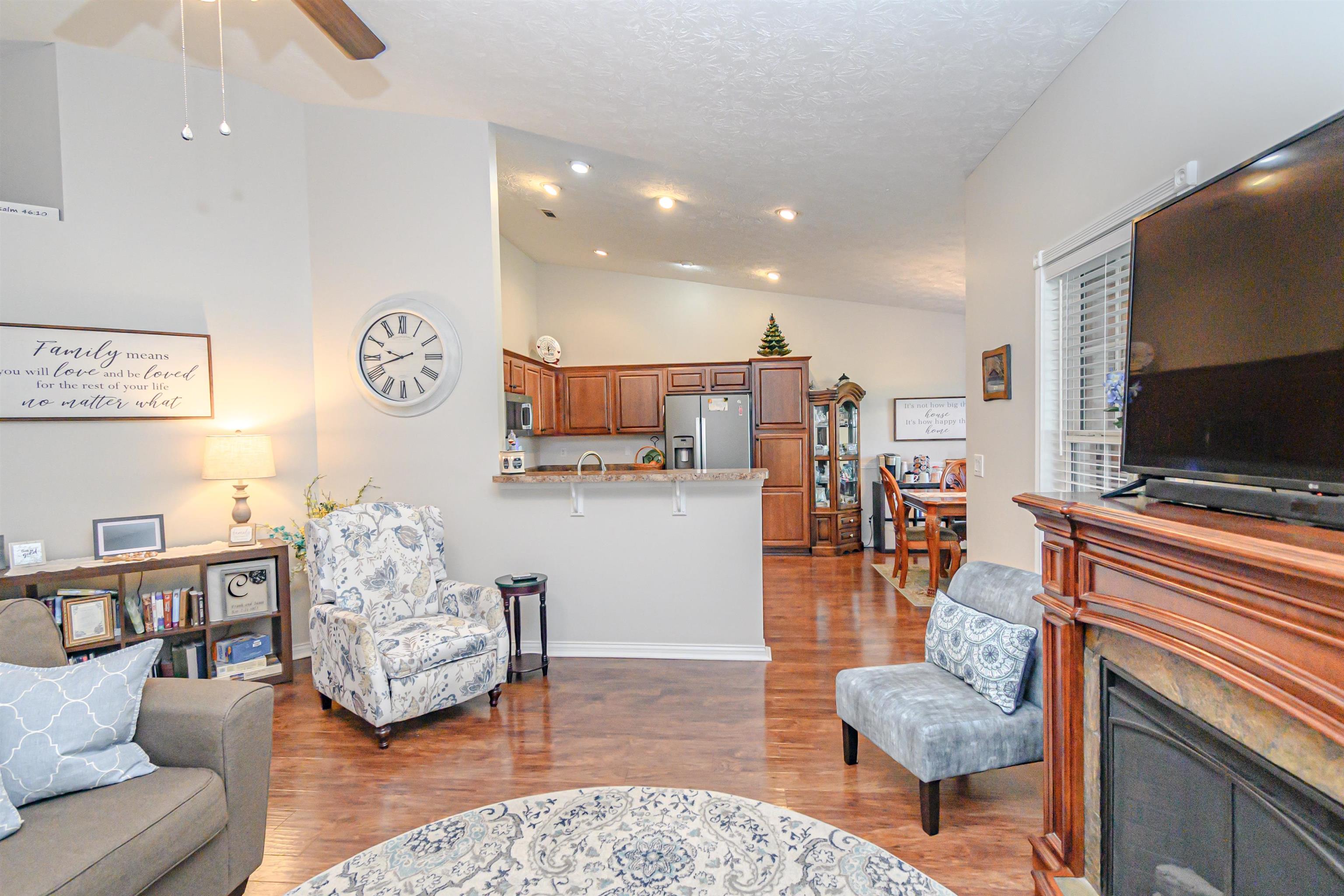 2317 Trails Lake Garden, Owensboro, Kentucky 42303, 3 Bedrooms Bedrooms, ,2 BathroomsBathrooms,Single Family Residence,For Sale,Trails Lake Garden,90338
