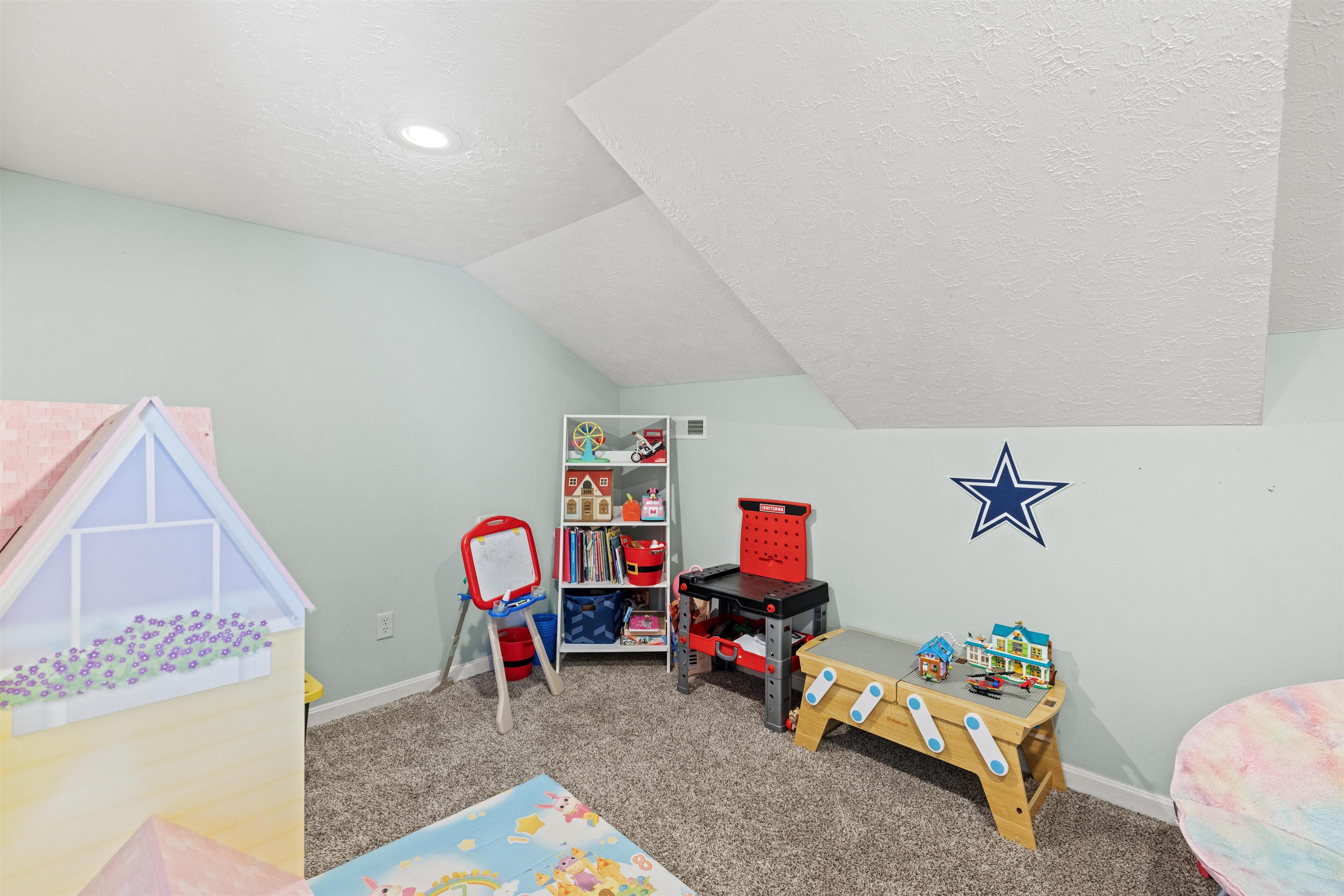 2413 Triple Crown Way, Owensboro, Kentucky 42301, 5 Bedrooms Bedrooms, ,3 BathroomsBathrooms,Single Family Residence,For Sale,Triple Crown Way,90342