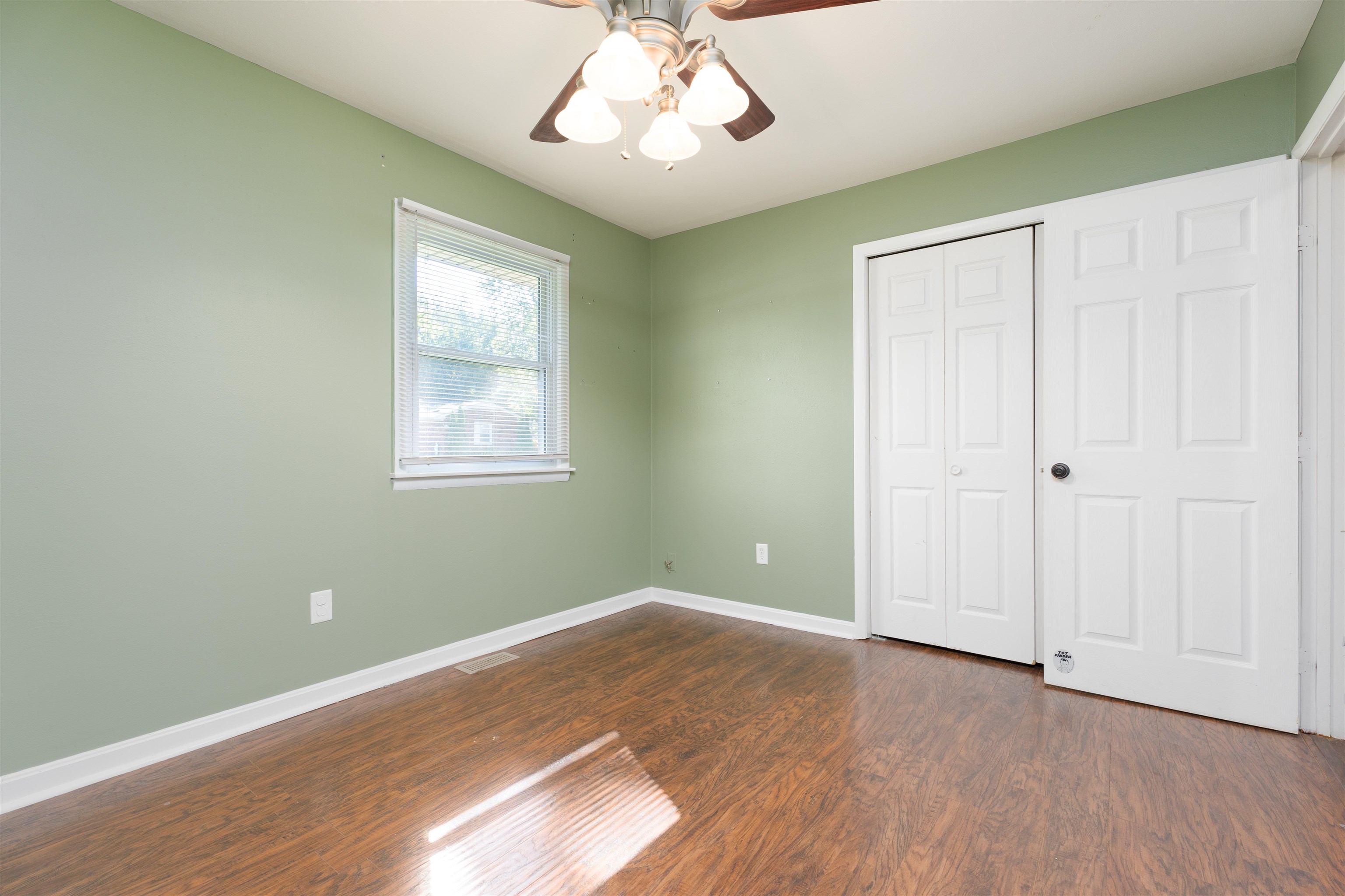 2705 Redford Drive, Owensboro, Kentucky 42303, 3 Bedrooms Bedrooms, ,1 BathroomBathrooms,Single Family Residence,For Sale,Redford Drive,90347