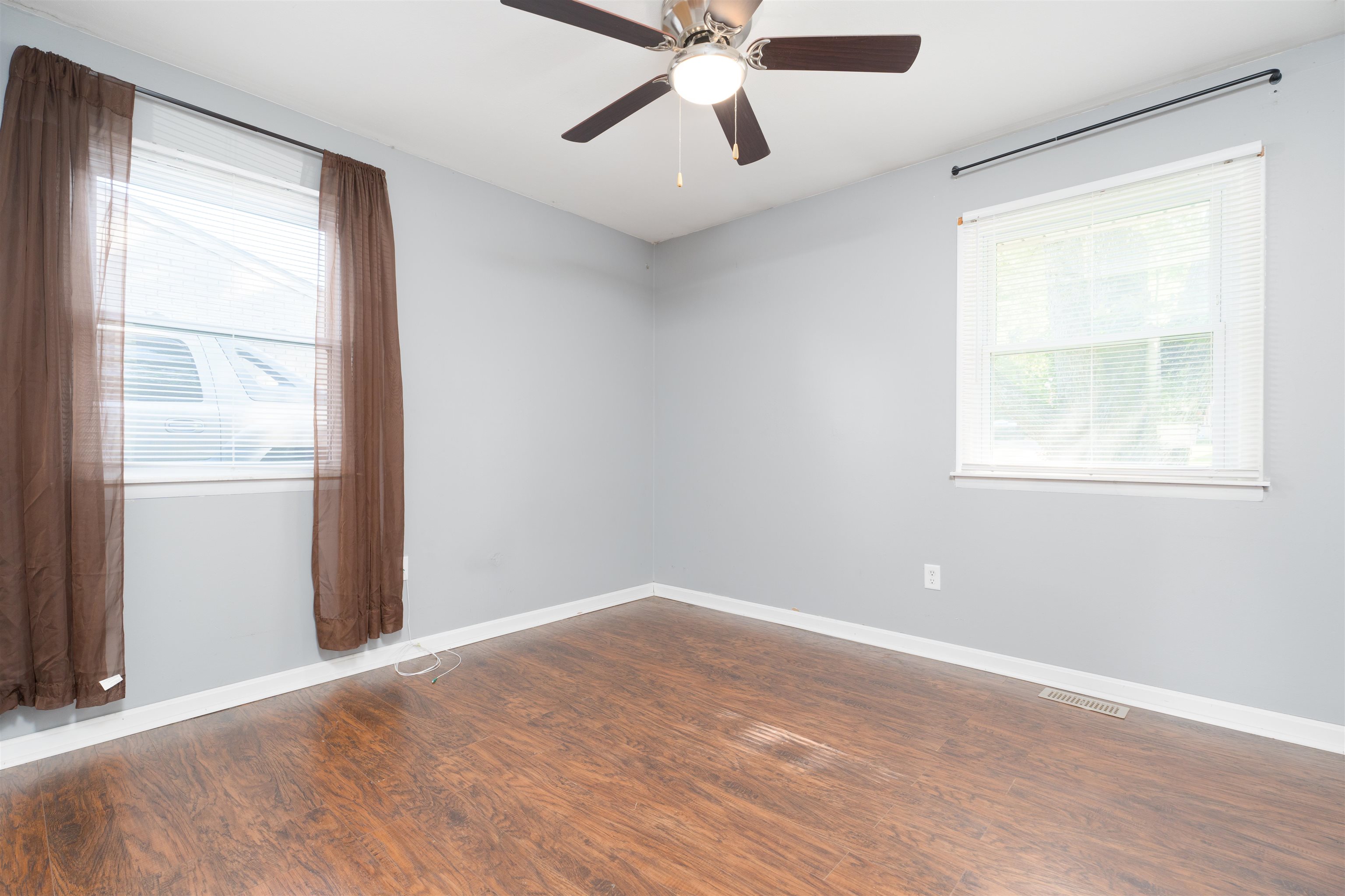 2705 Redford Drive, Owensboro, Kentucky 42303, 3 Bedrooms Bedrooms, ,1 BathroomBathrooms,Single Family Residence,For Sale,Redford Drive,90347