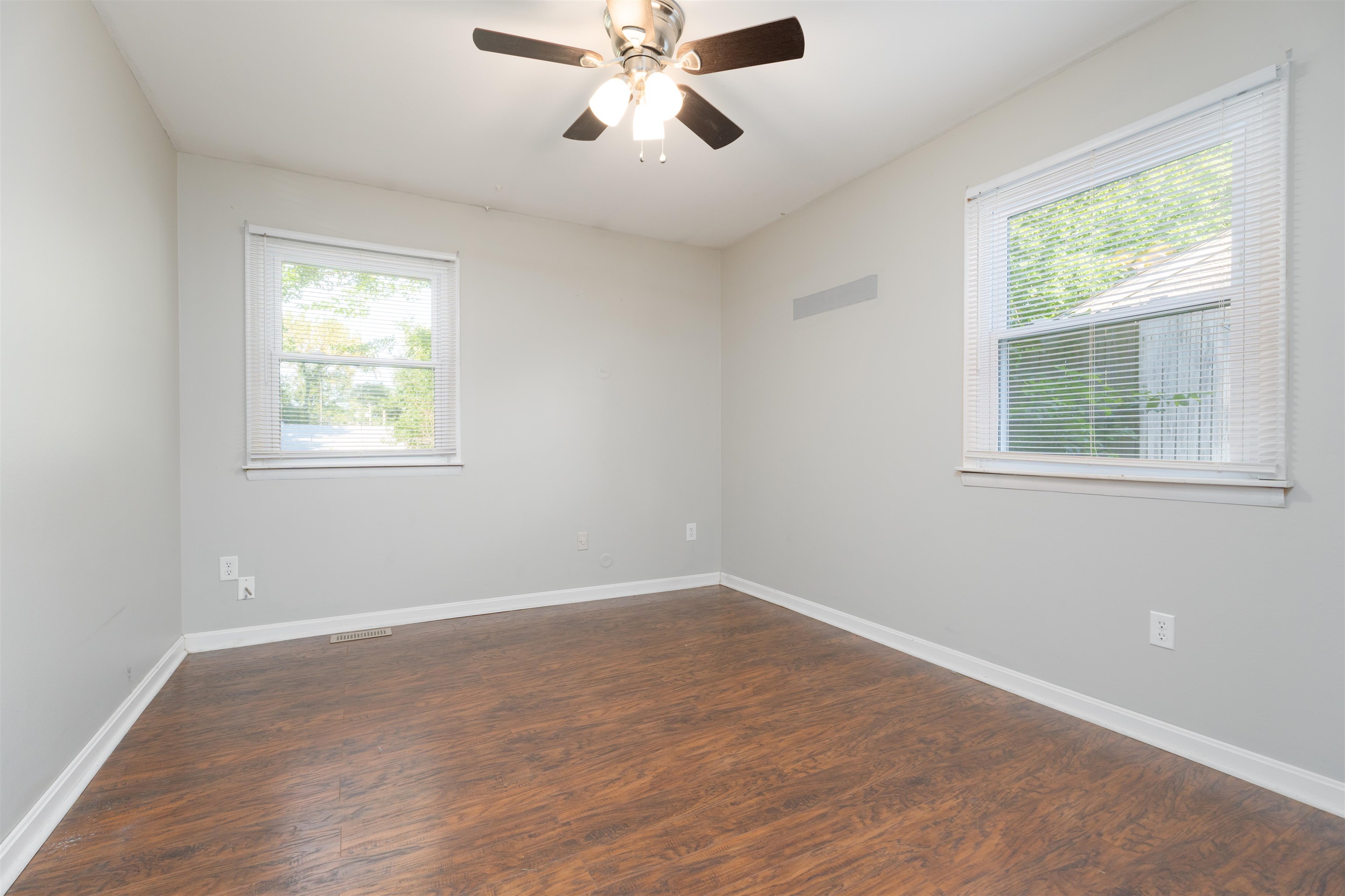 2705 Redford Drive, Owensboro, Kentucky 42303, 3 Bedrooms Bedrooms, ,1 BathroomBathrooms,Single Family Residence,For Sale,Redford Drive,90347