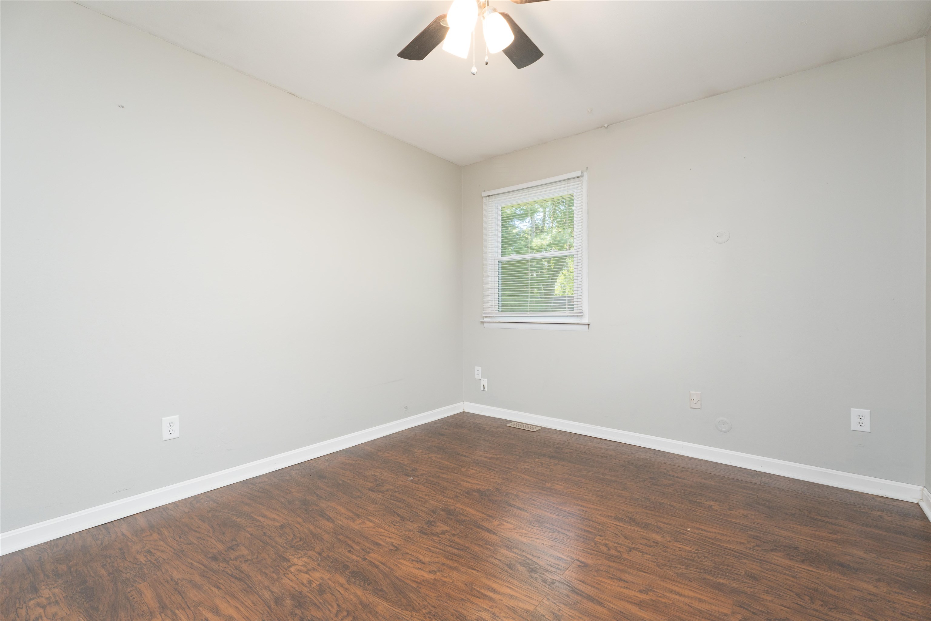 2705 Redford Drive, Owensboro, Kentucky 42303, 3 Bedrooms Bedrooms, ,1 BathroomBathrooms,Single Family Residence,For Sale,Redford Drive,90347