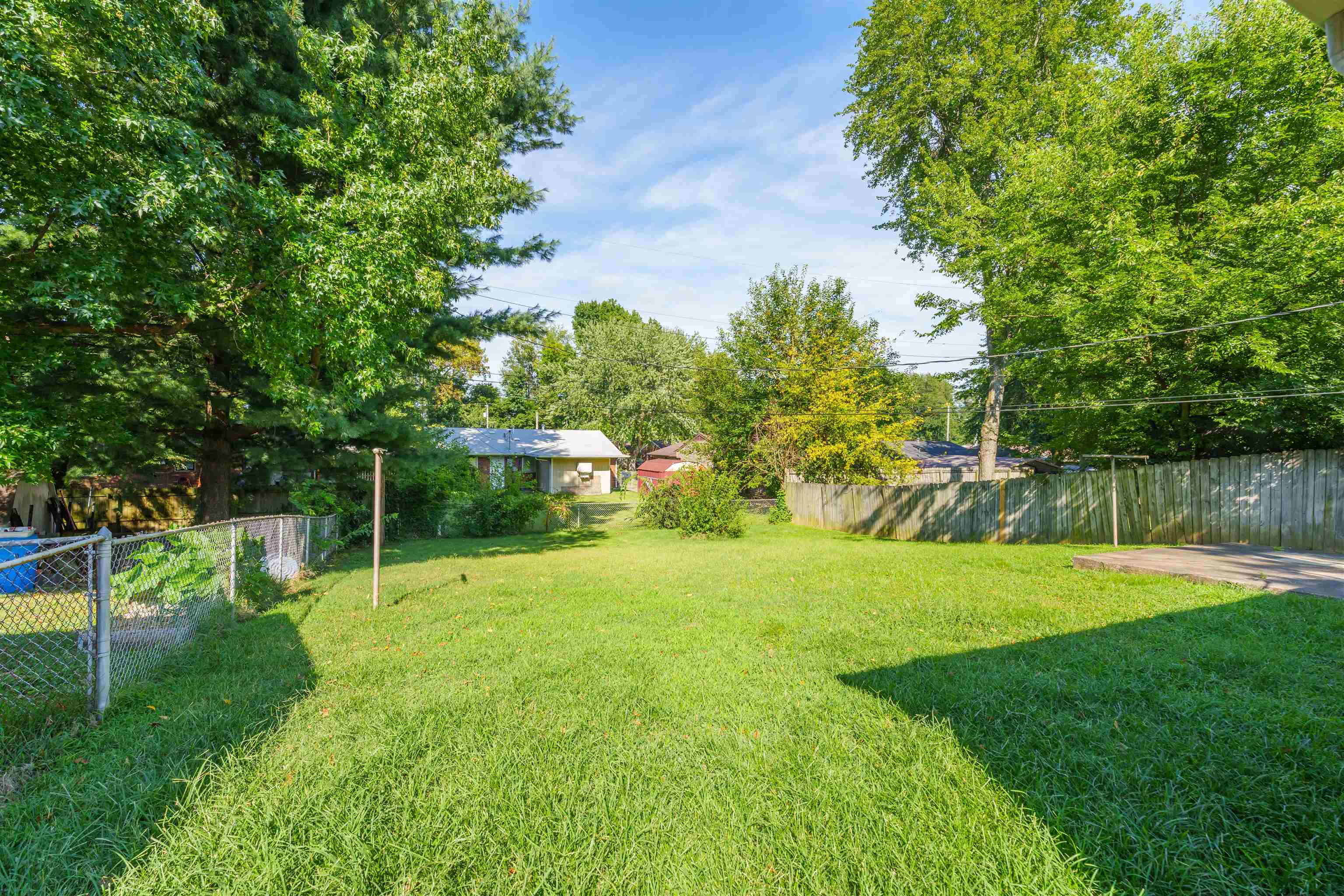 2705 Redford Drive, Owensboro, Kentucky 42303, 3 Bedrooms Bedrooms, ,1 BathroomBathrooms,Single Family Residence,For Sale,Redford Drive,90347